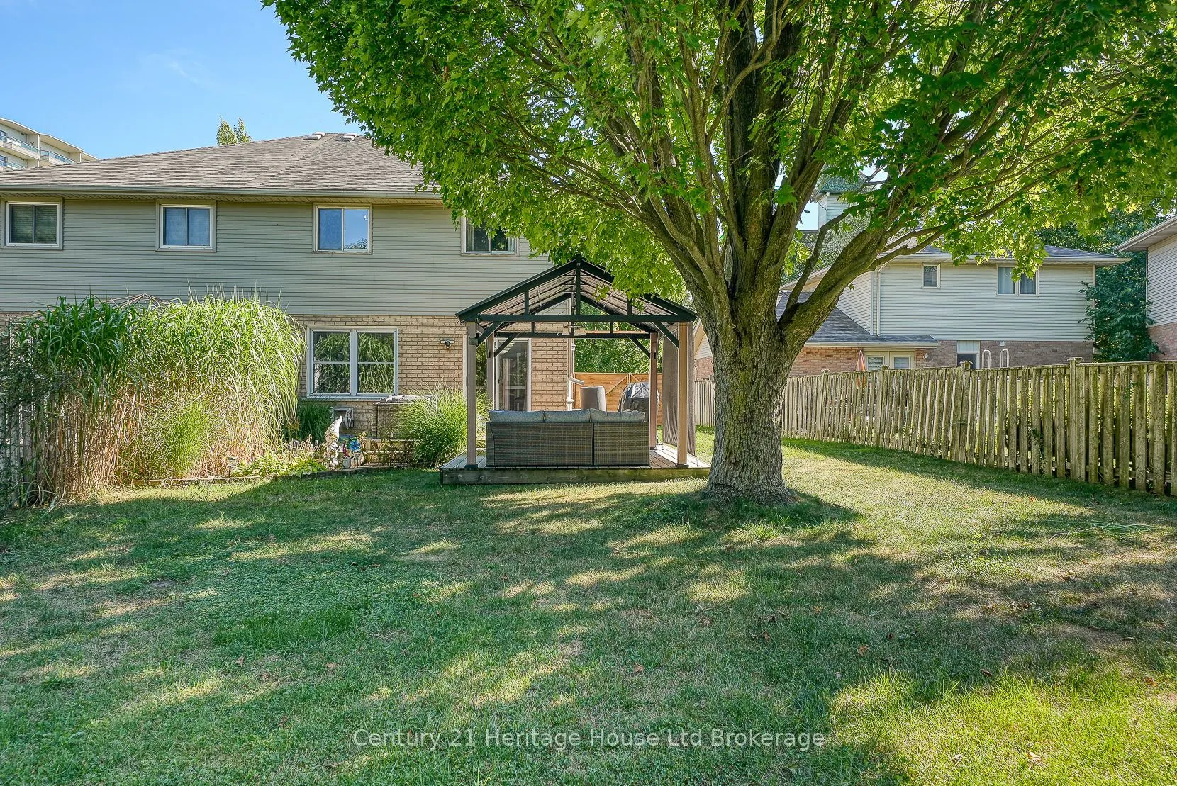 5 Mohican Drive