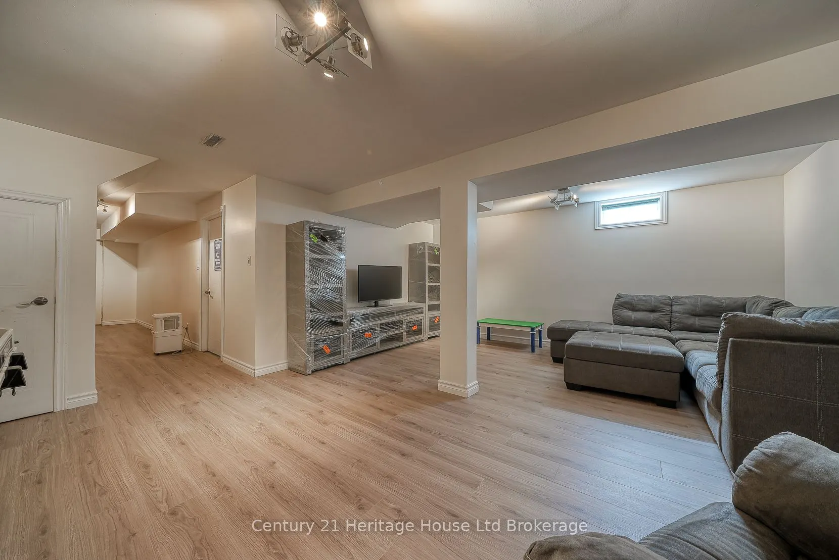5 Mohican Drive