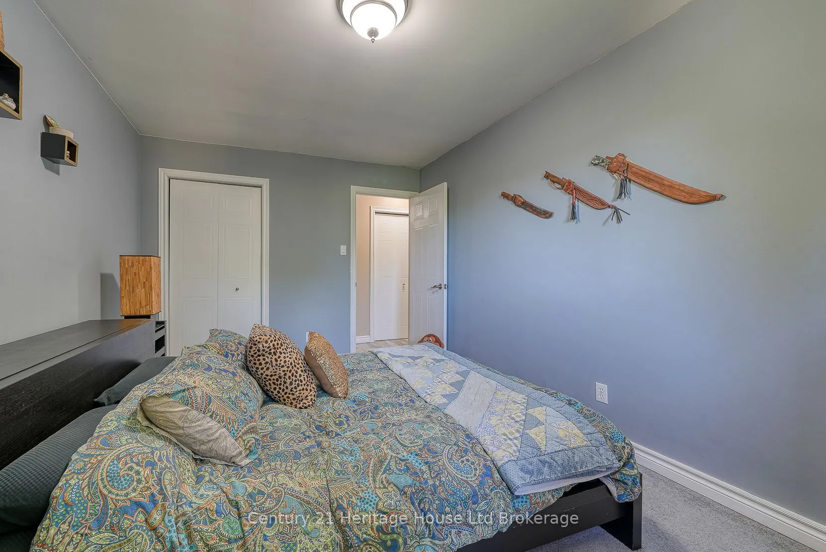5 Mohican Drive
