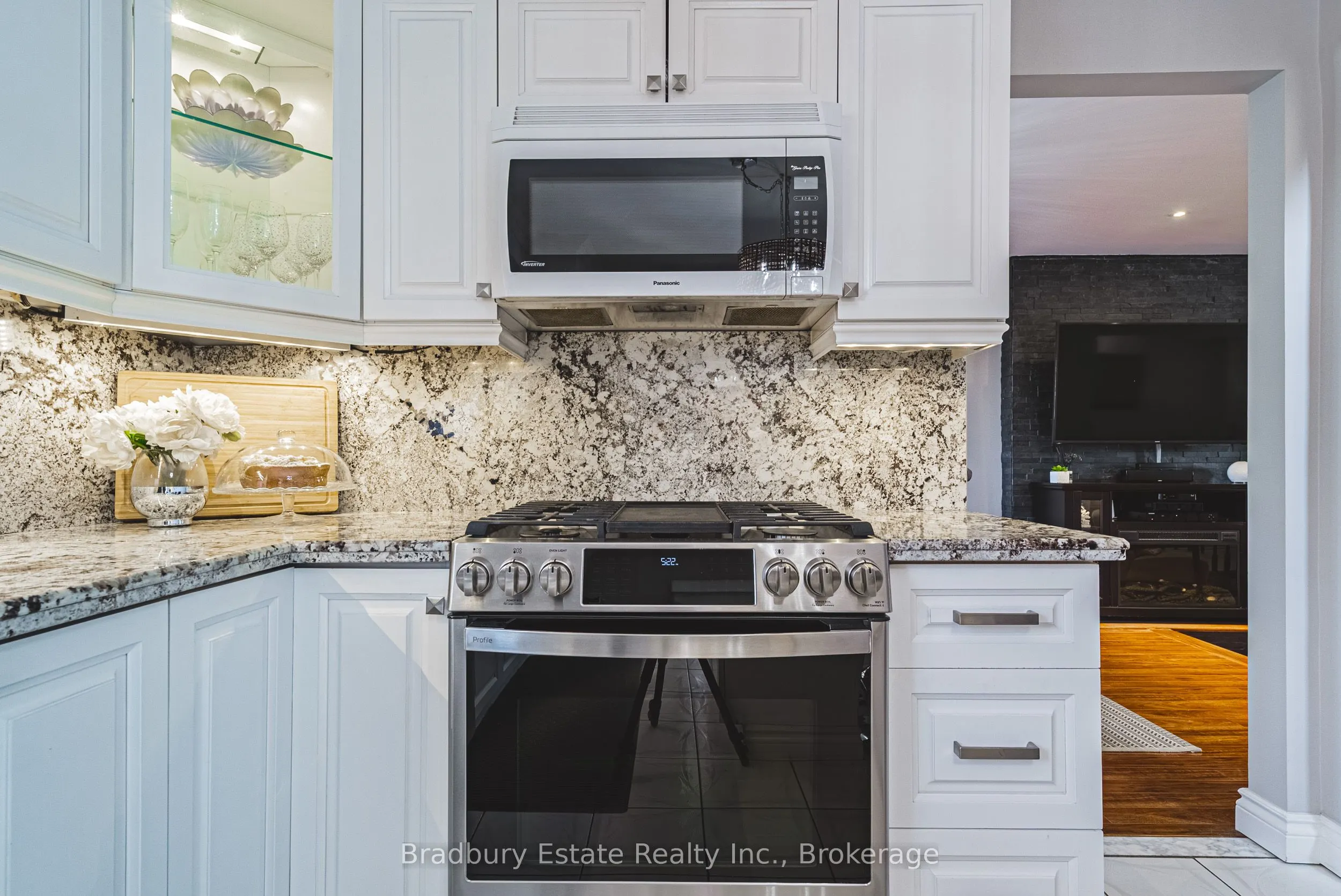176 Highland Road W