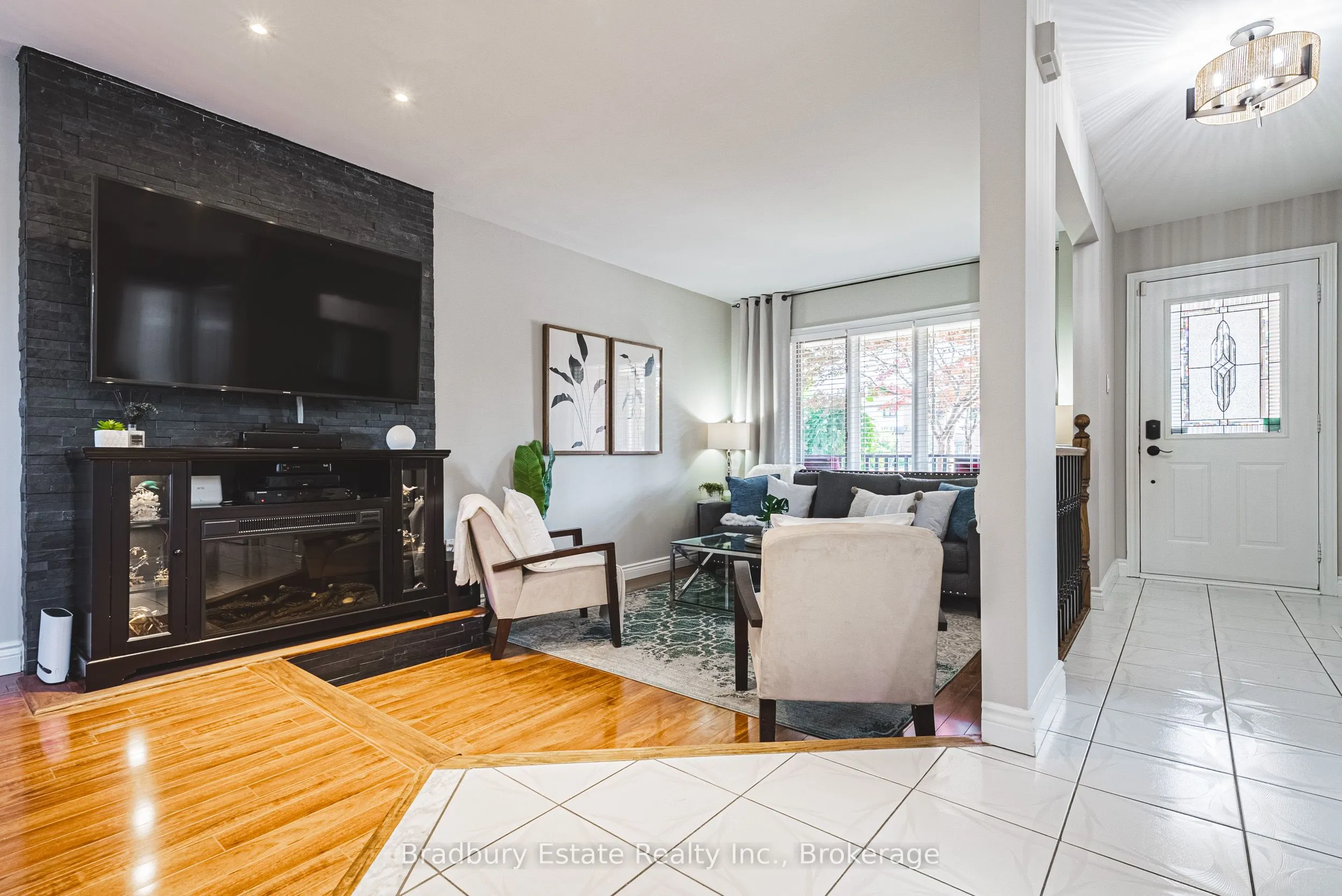 176 Highland Road W