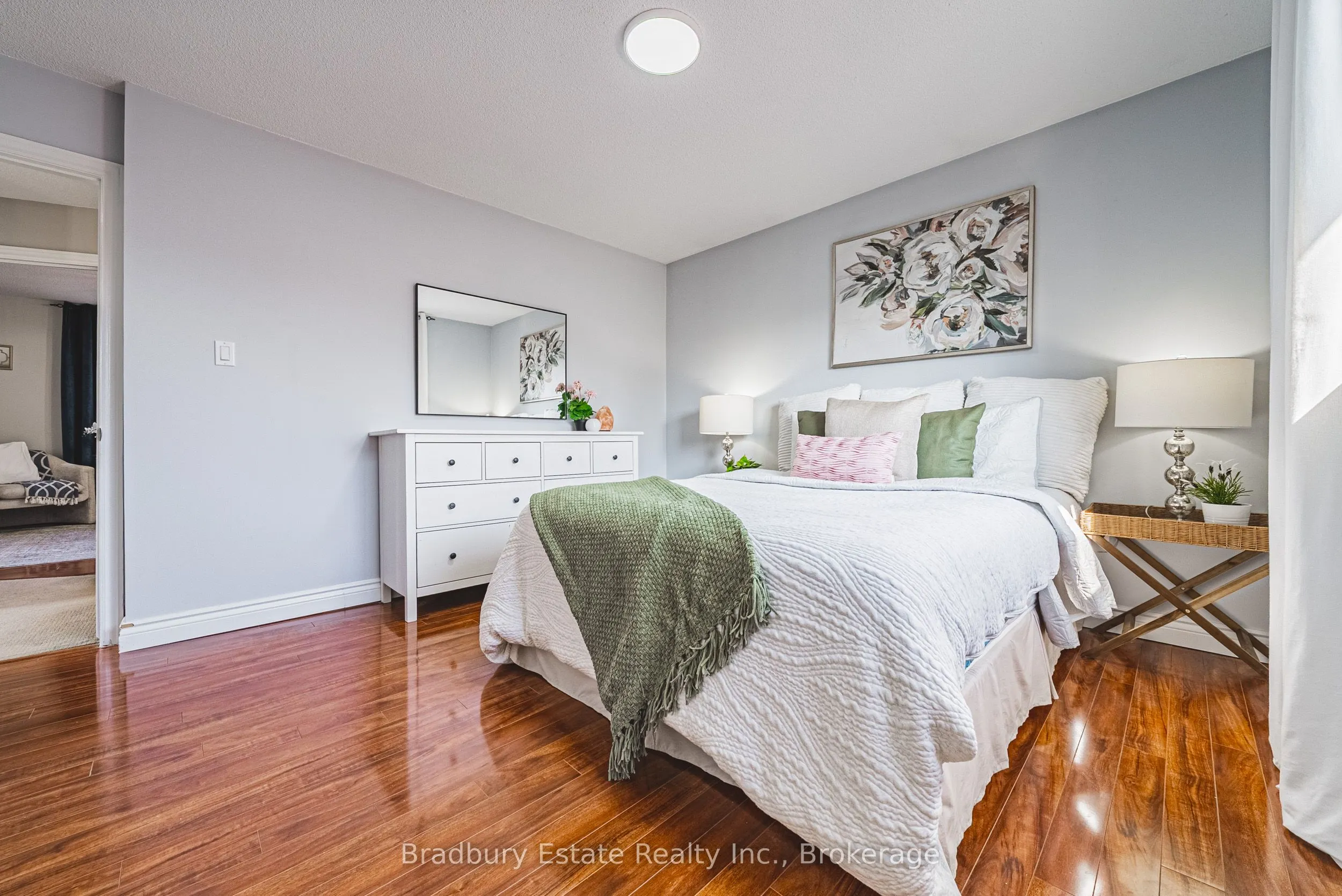176 Highland Road W