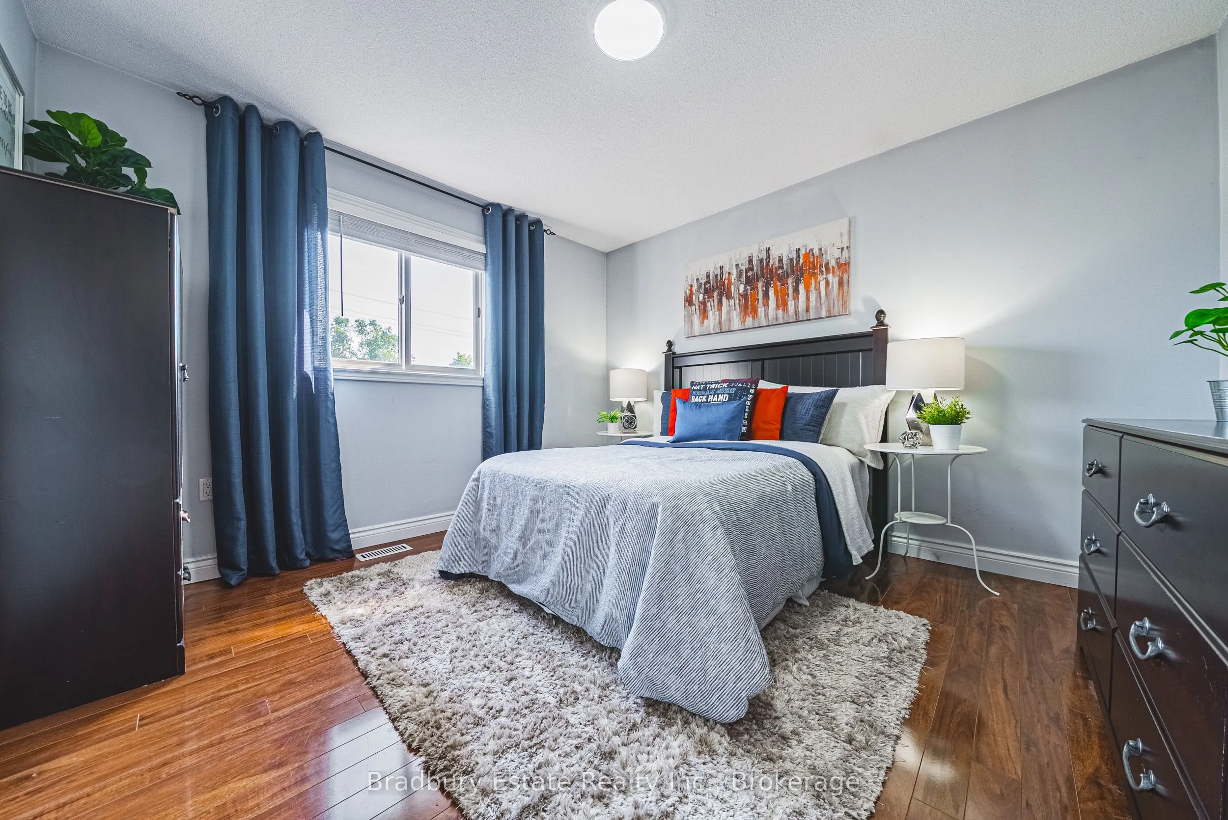 176 Highland Road W