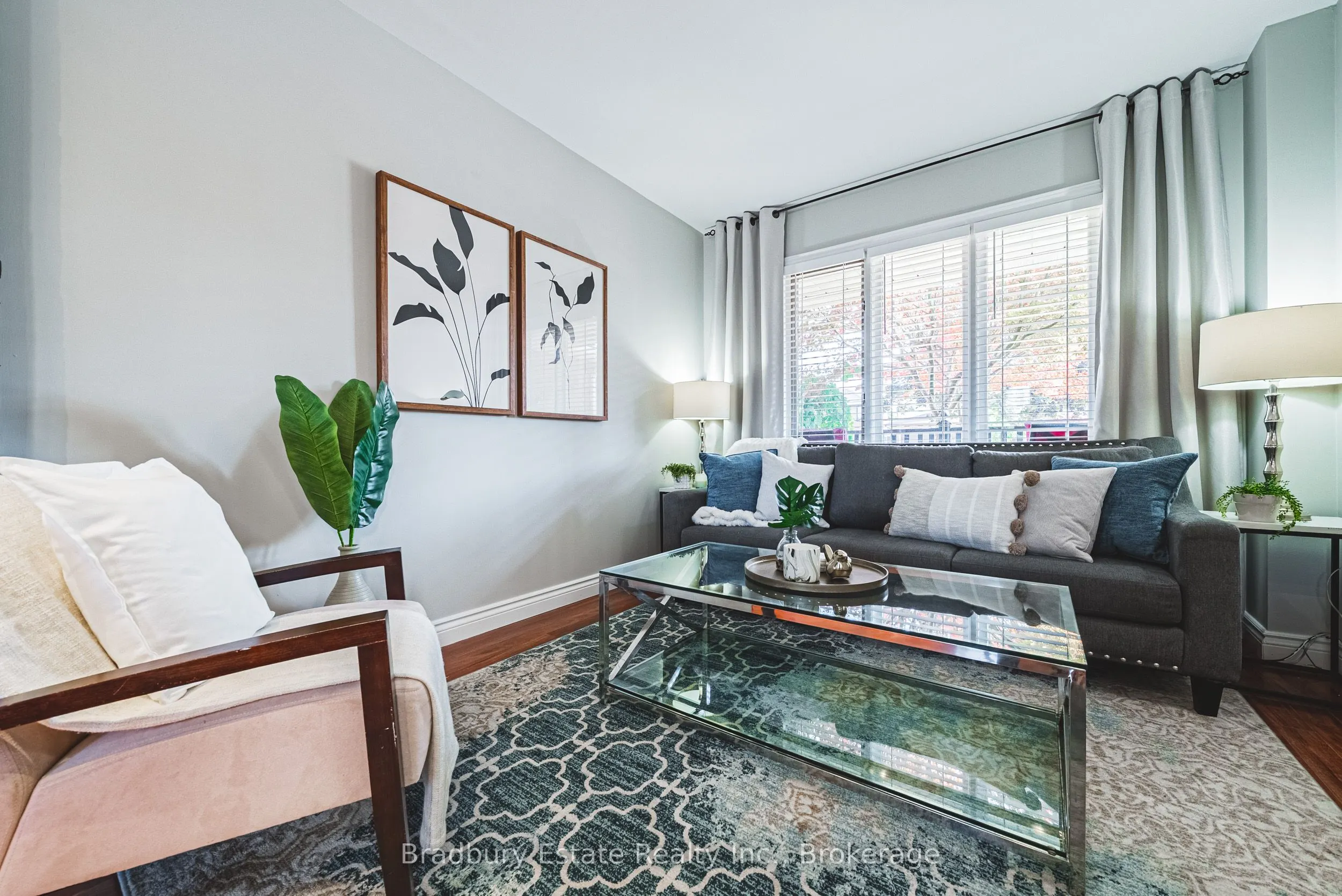 176 Highland Road W