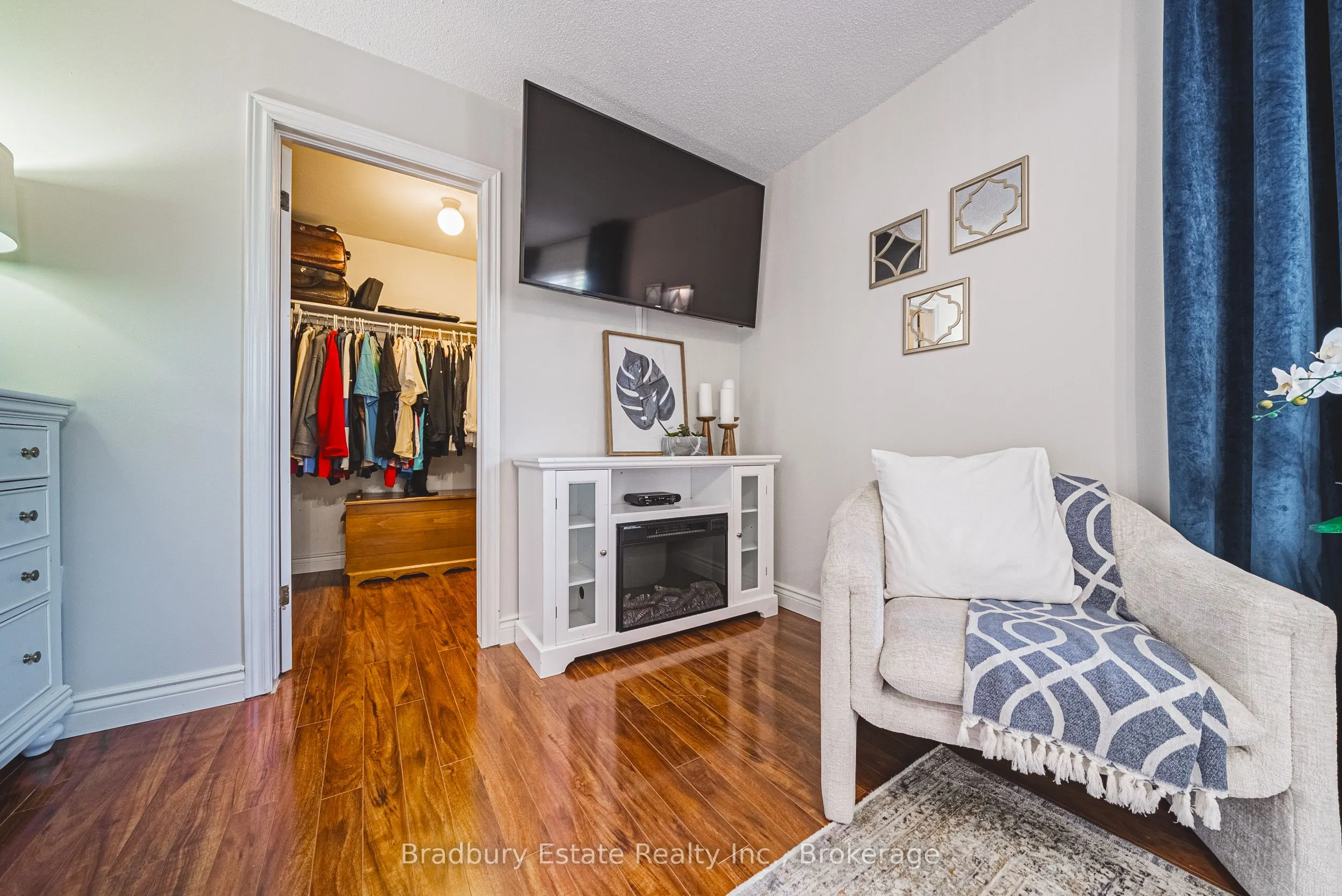 176 Highland Road W