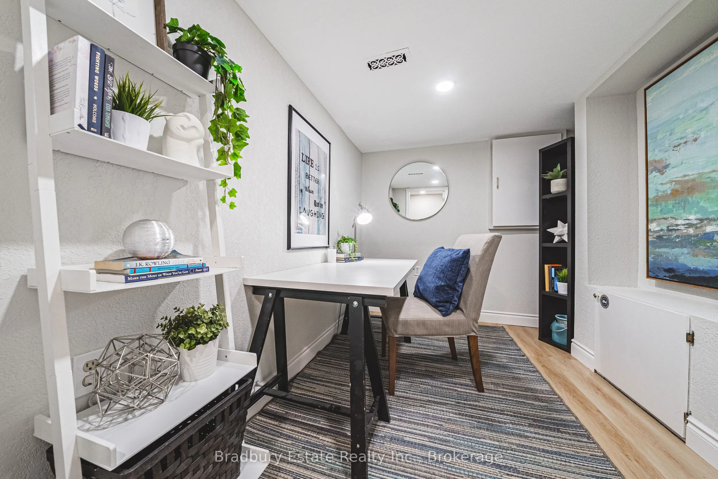 176 Highland Road W
