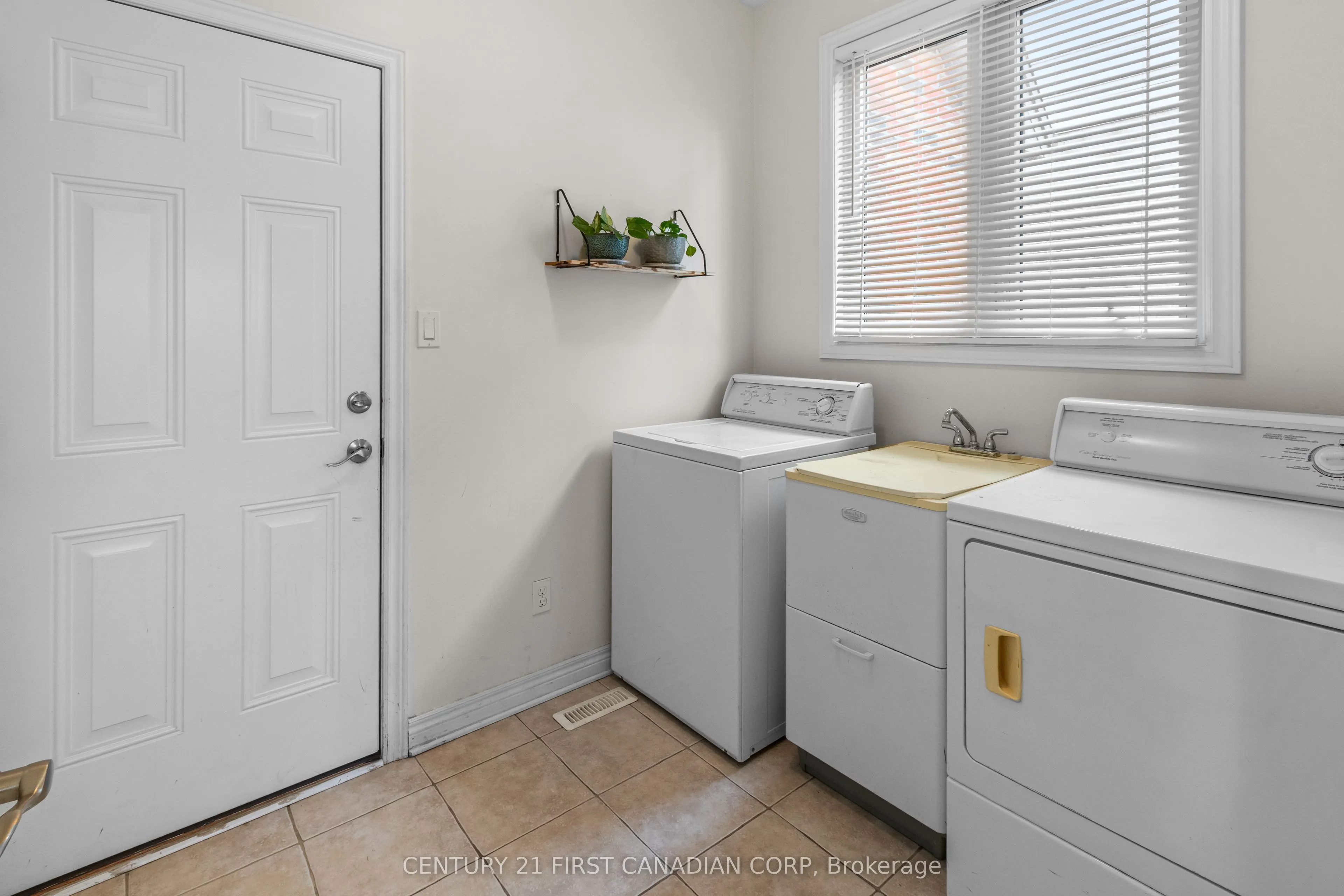 515 Skyline Avenue, #10