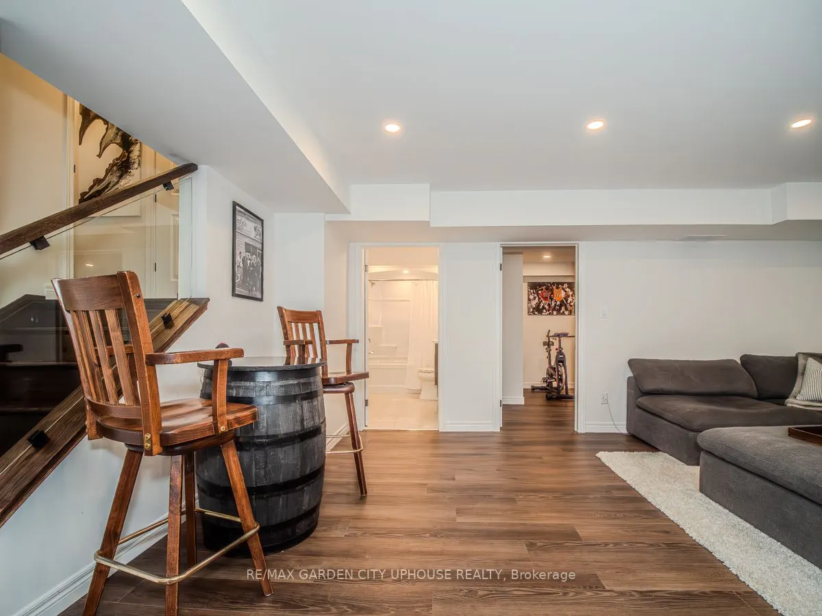 111 STARFIRE Crescent