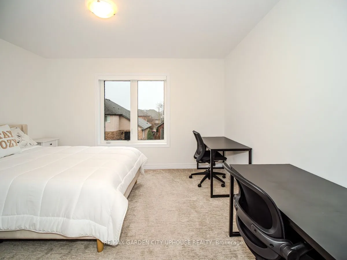 111 STARFIRE Crescent