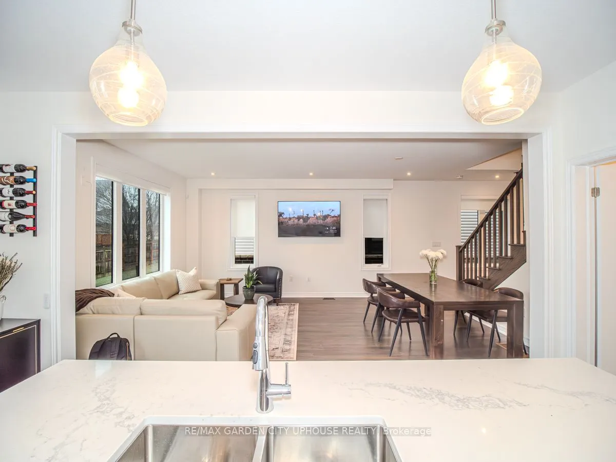 111 STARFIRE Crescent