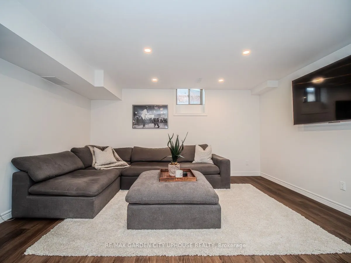 111 STARFIRE Crescent