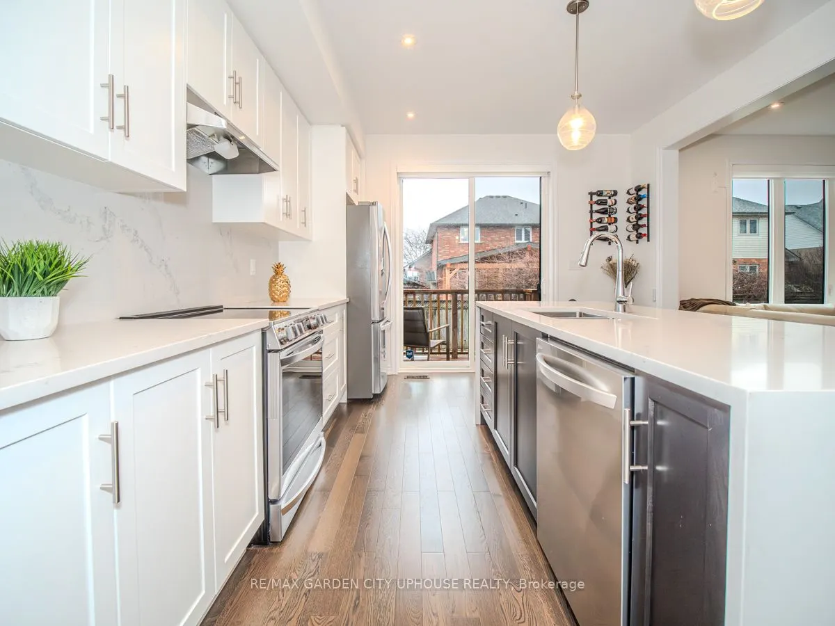 111 STARFIRE Crescent
