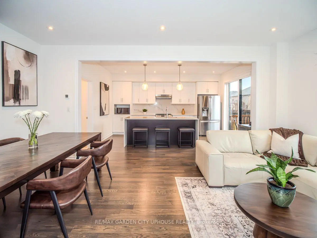 111 STARFIRE Crescent