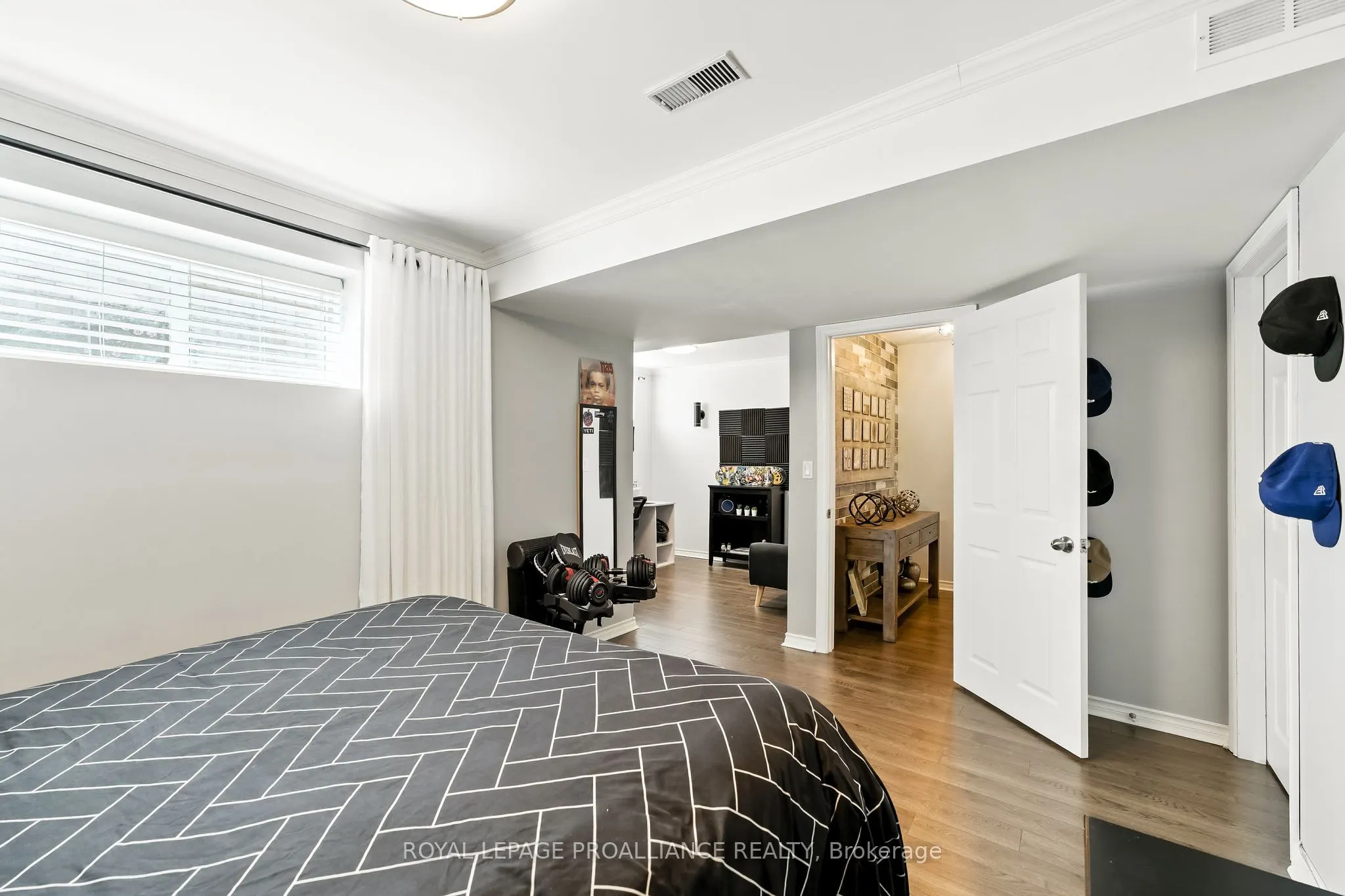 278 Ivey Crescent
