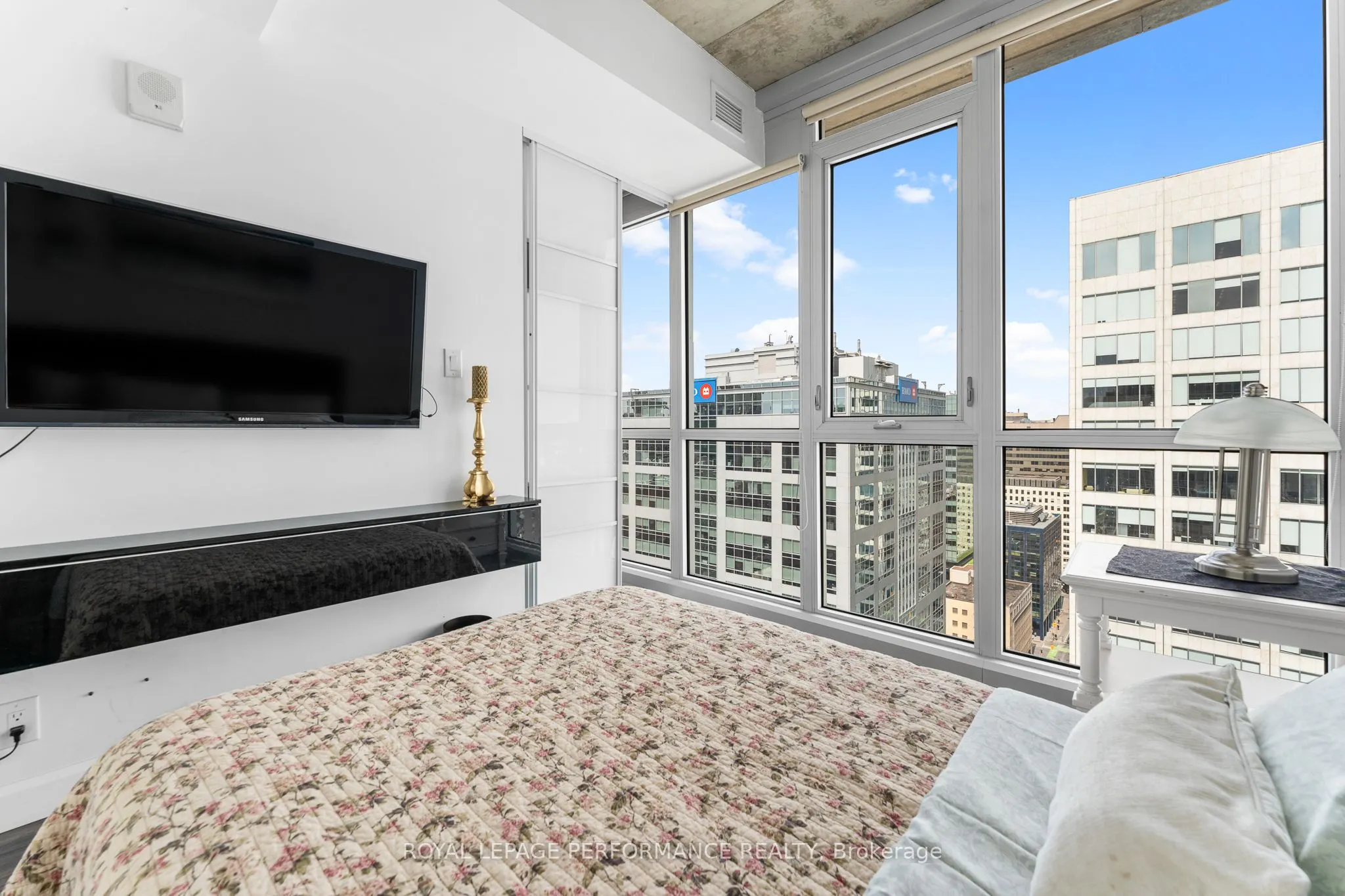 324 Laurier Avenue W, #2209