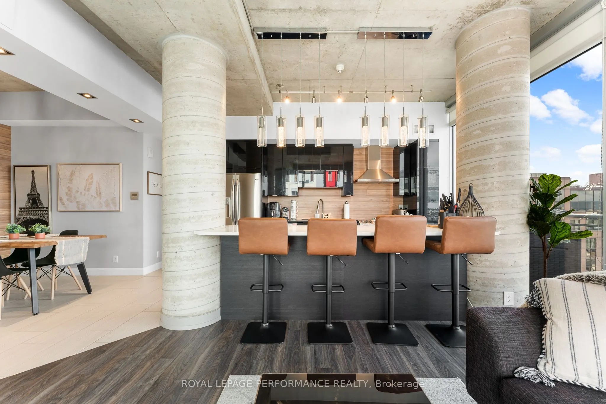 324 Laurier Avenue W, #2209