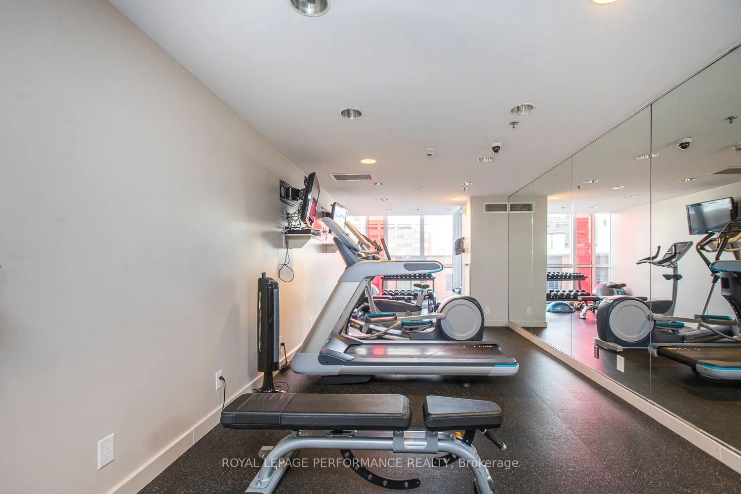324 Laurier Avenue W, #2209