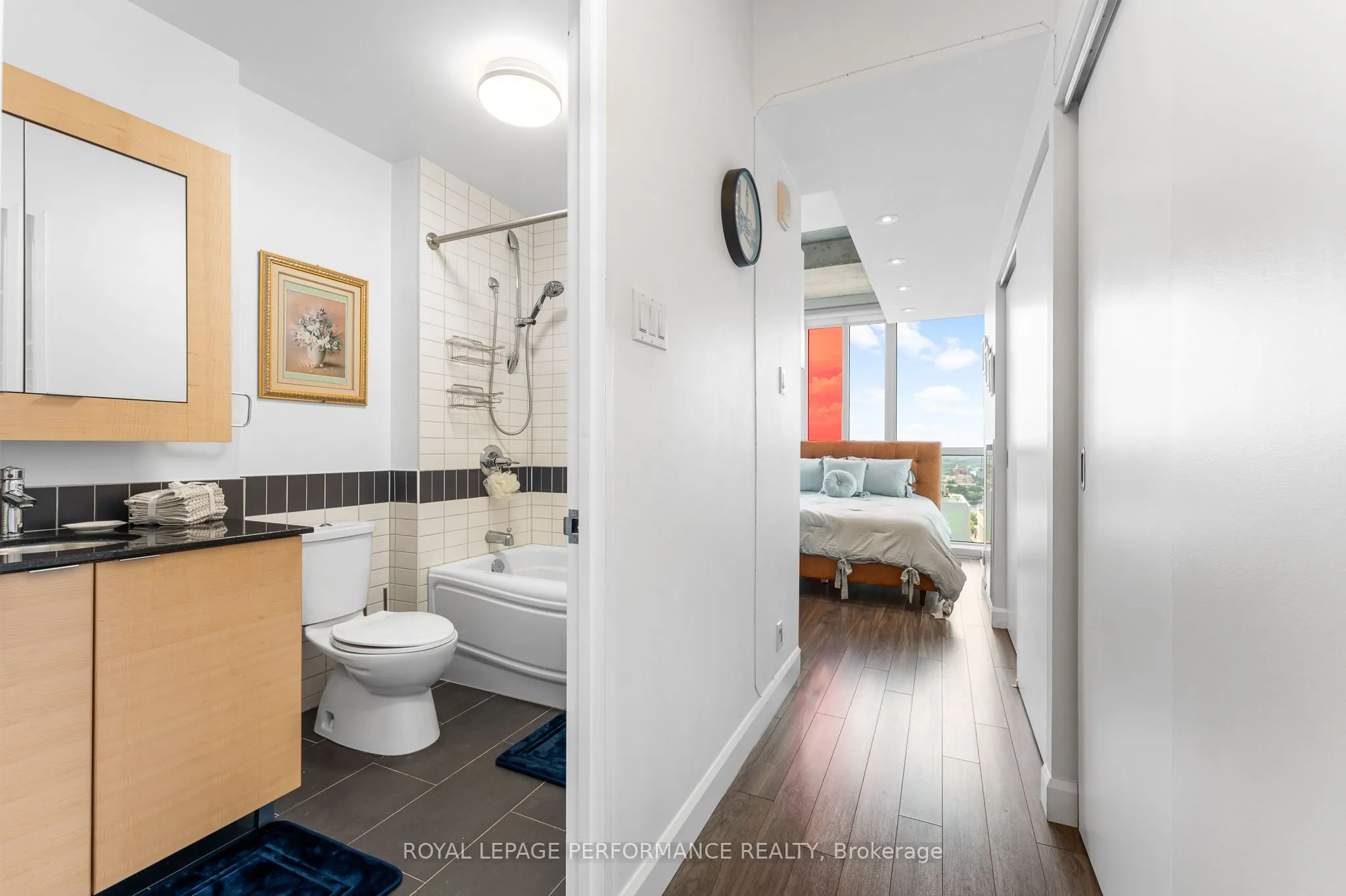 324 Laurier Avenue W, #2209