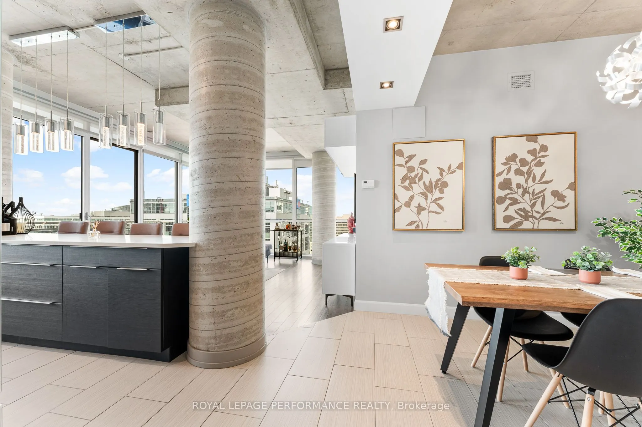 324 Laurier Avenue W, #2209
