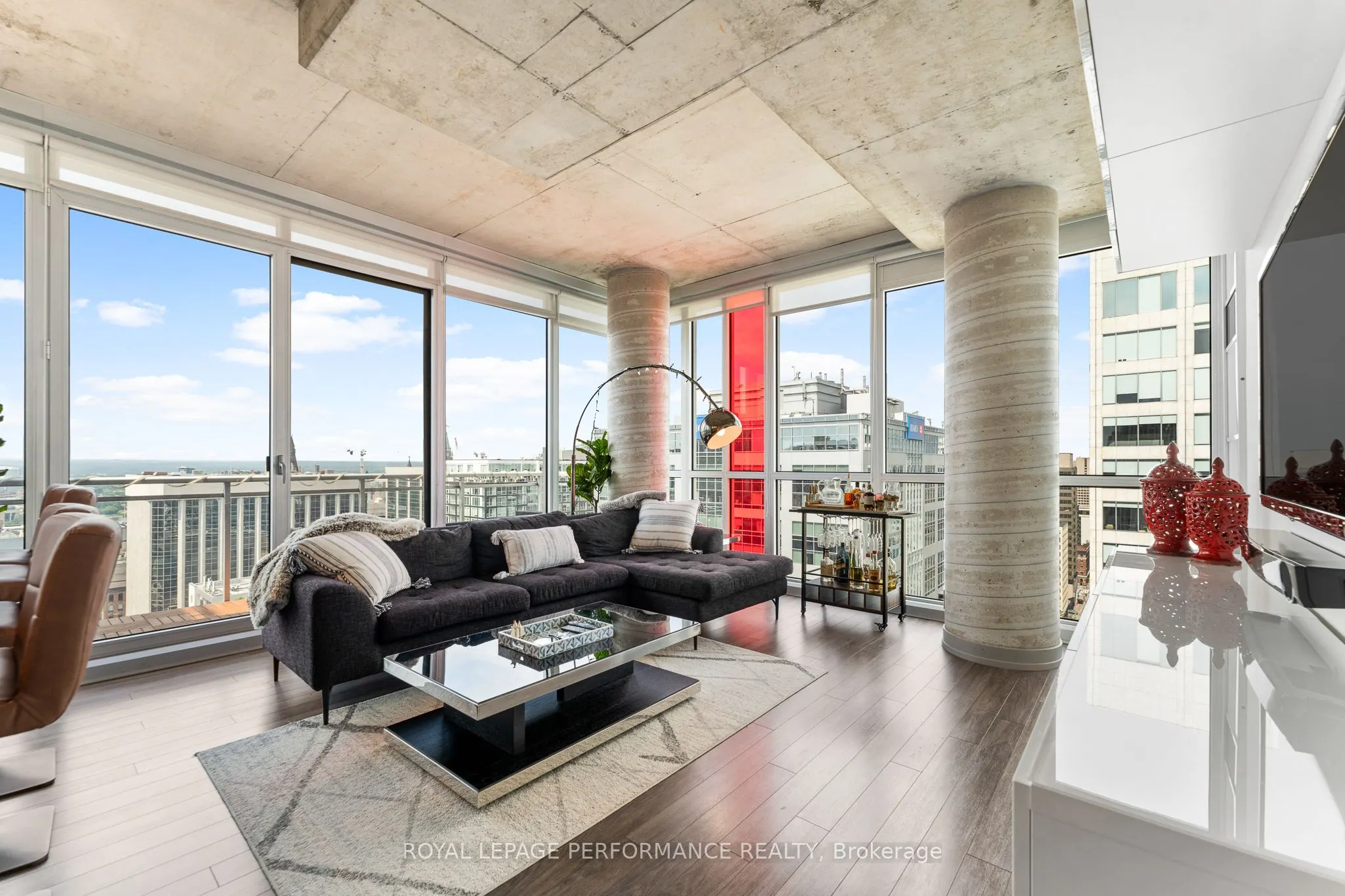 324 Laurier Avenue W, #2209