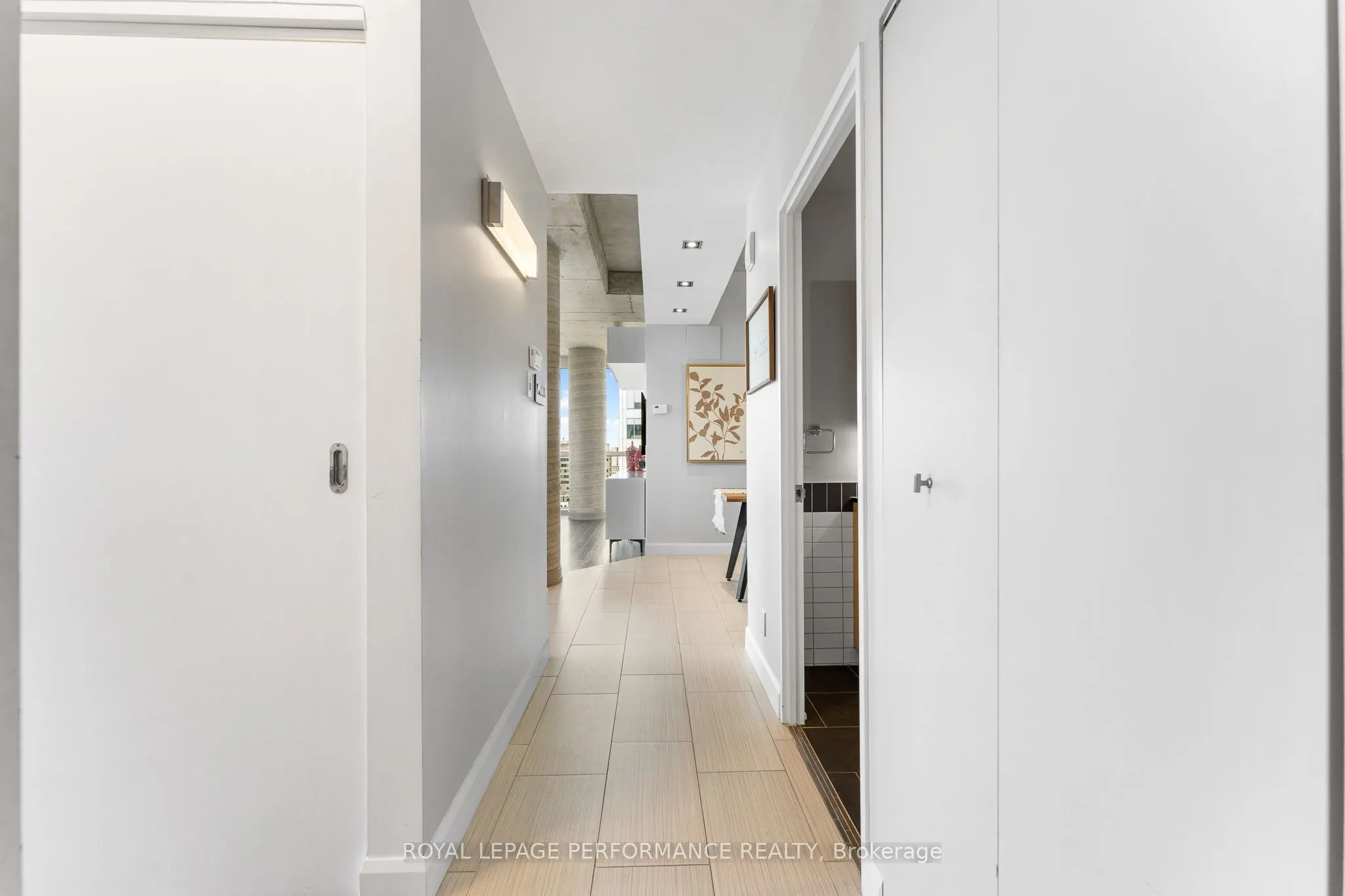 324 Laurier Avenue W, #2209