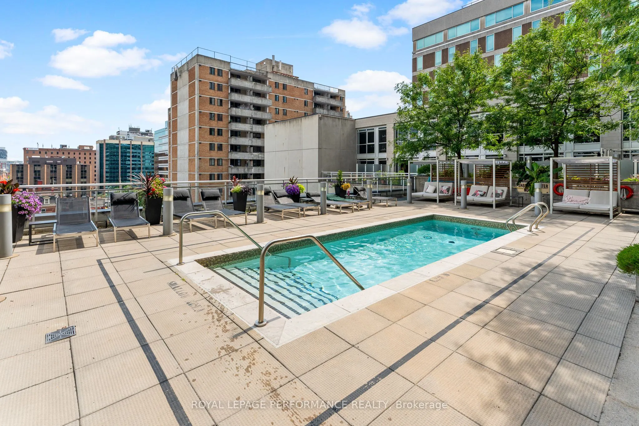 324 Laurier Avenue W, #2209