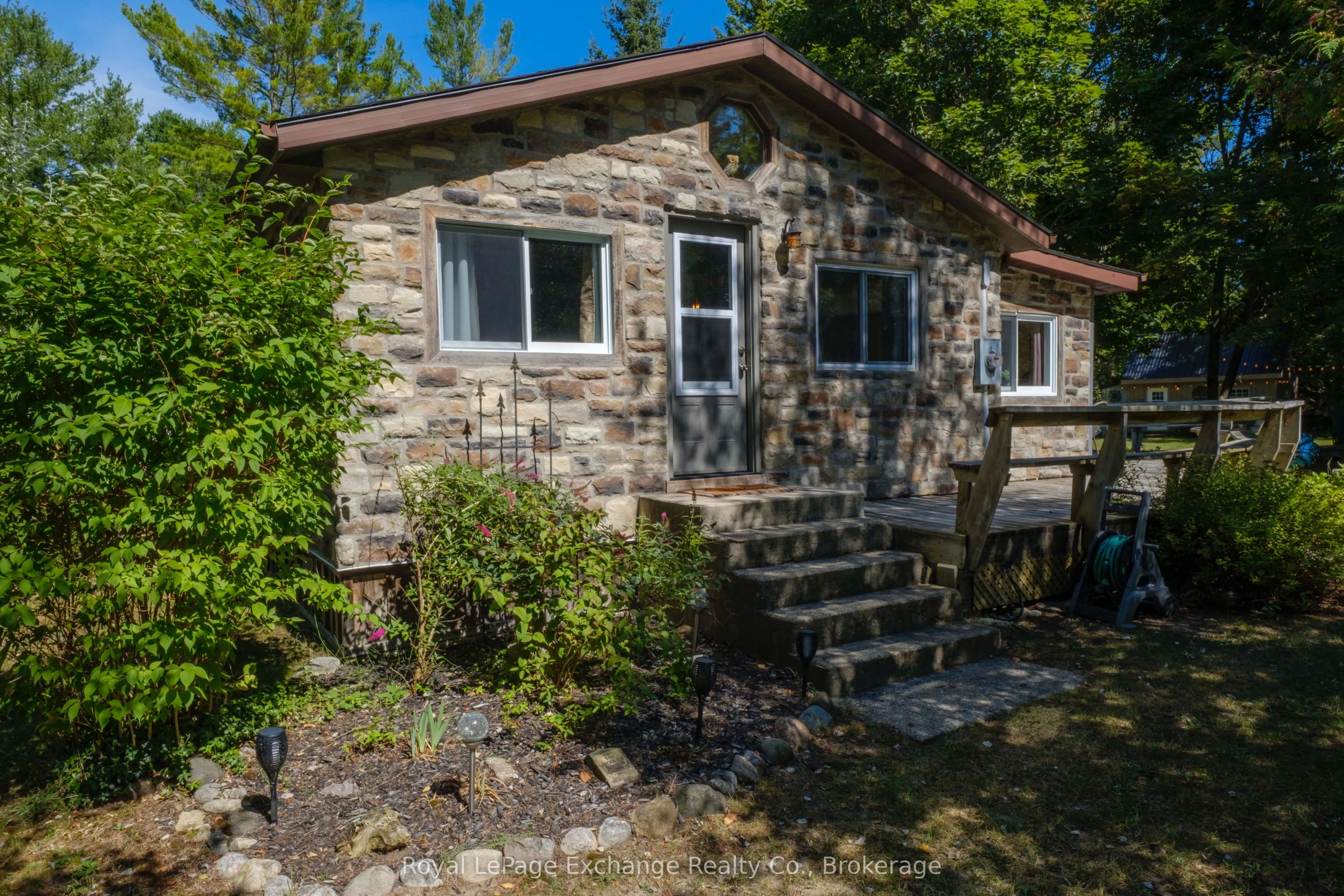 109 Gordon Street N