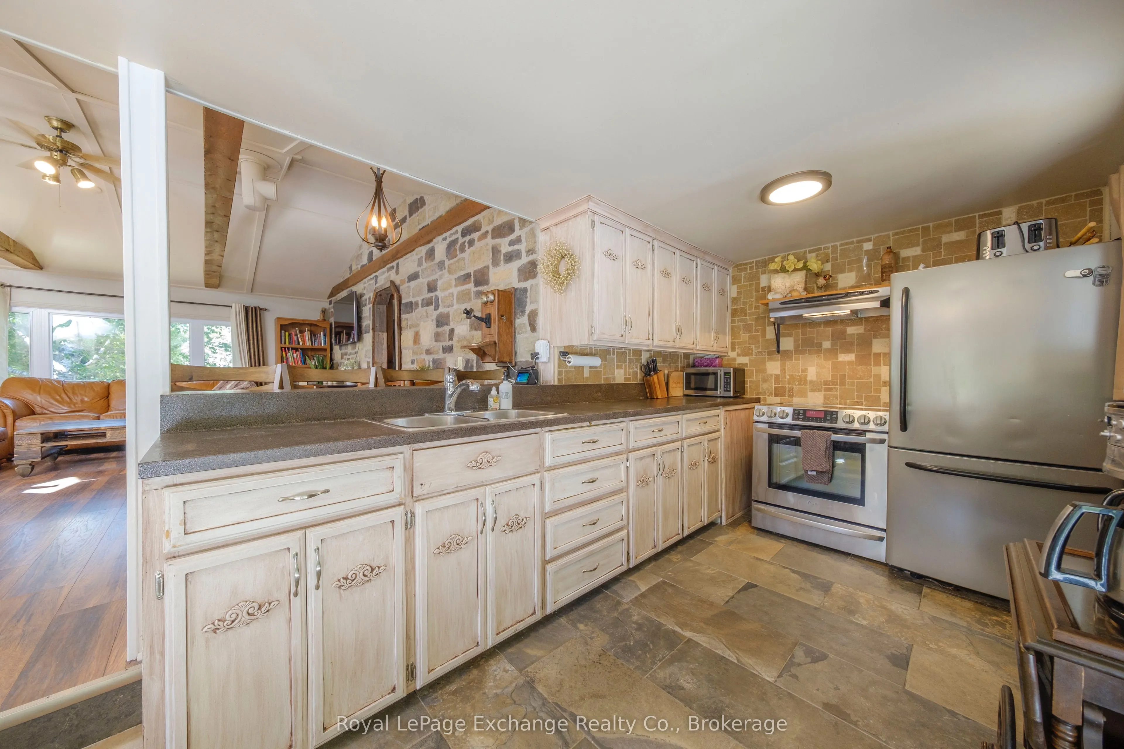 109 Gordon Street N