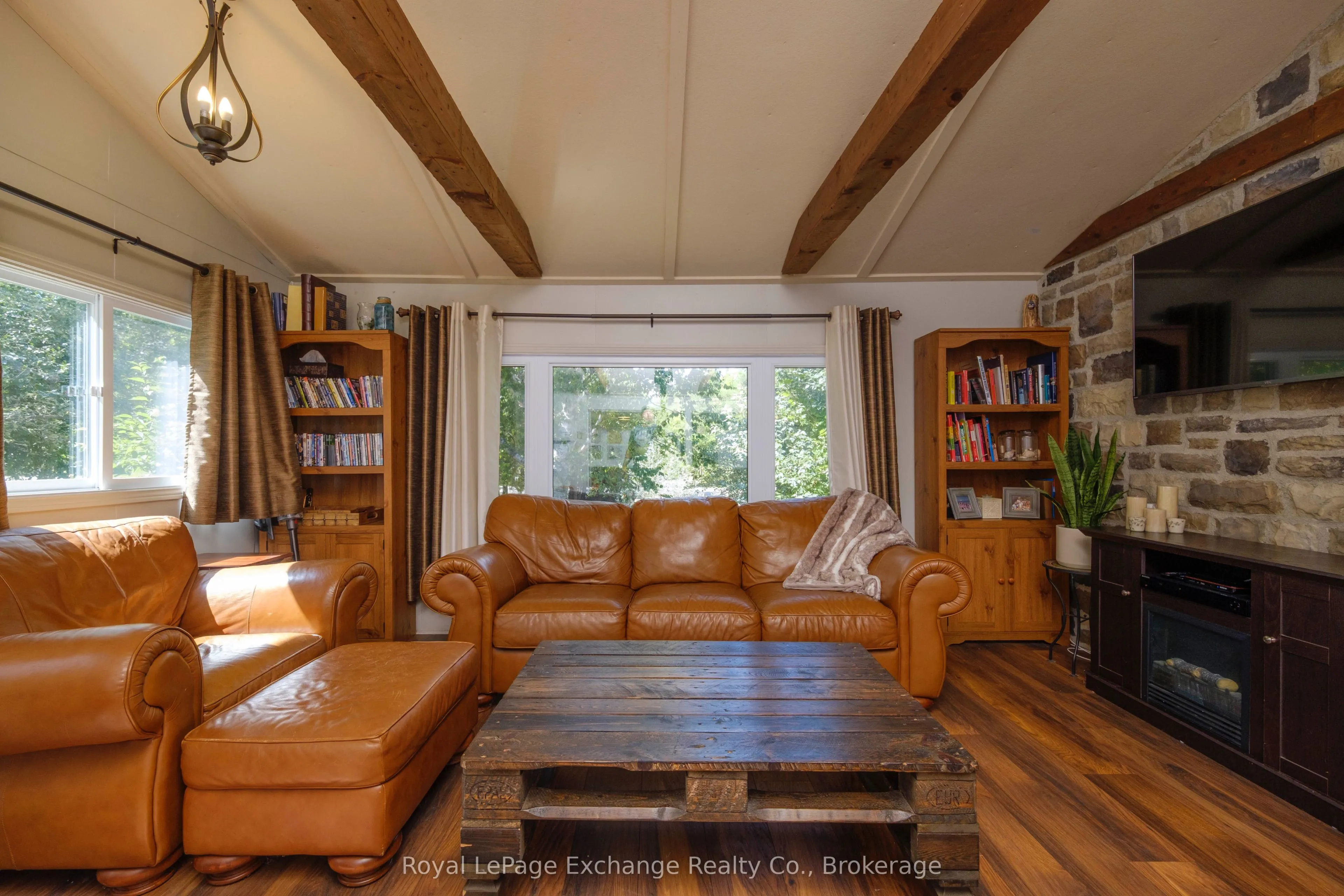 109 Gordon Street N