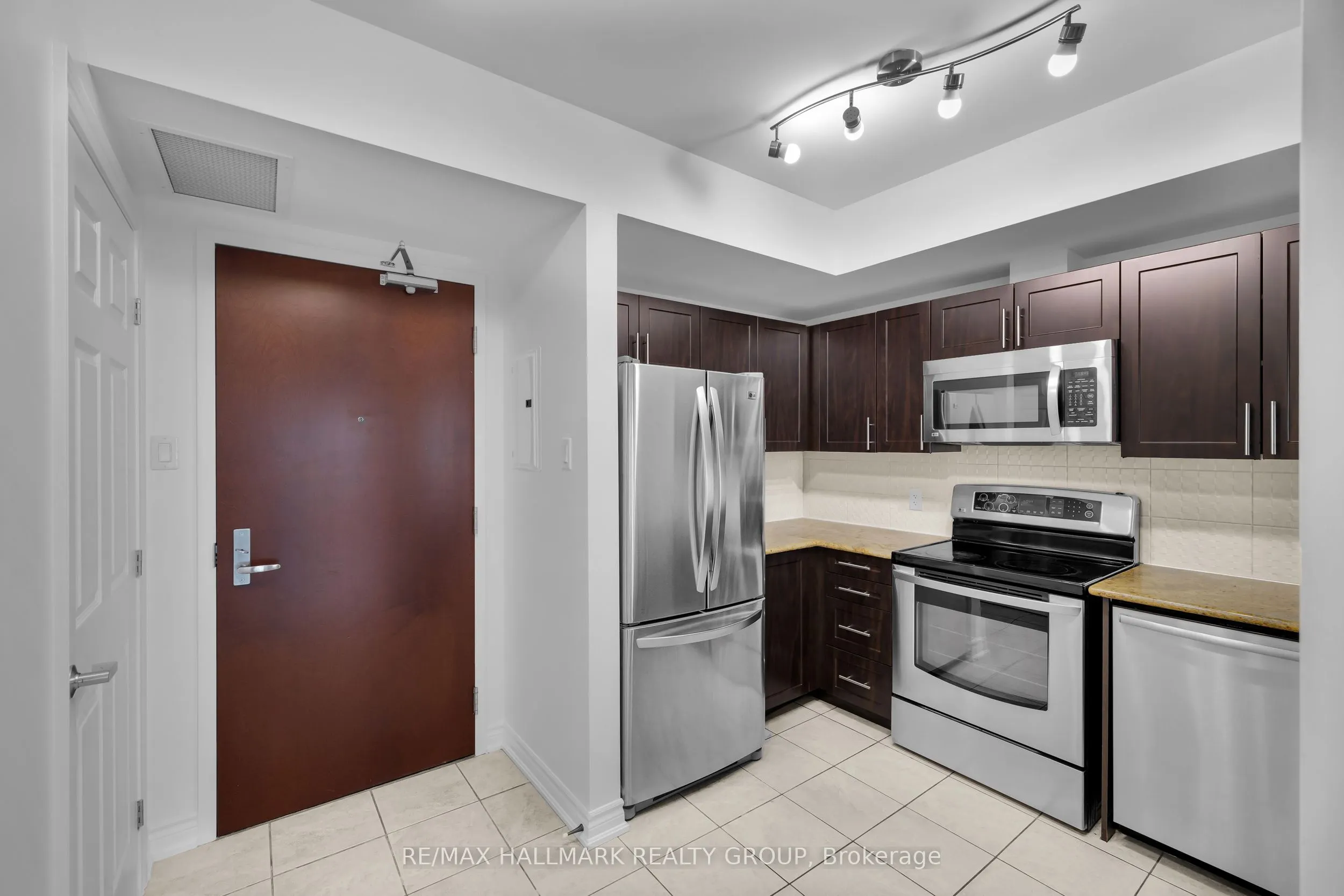 234 RIDEAU Street, #702