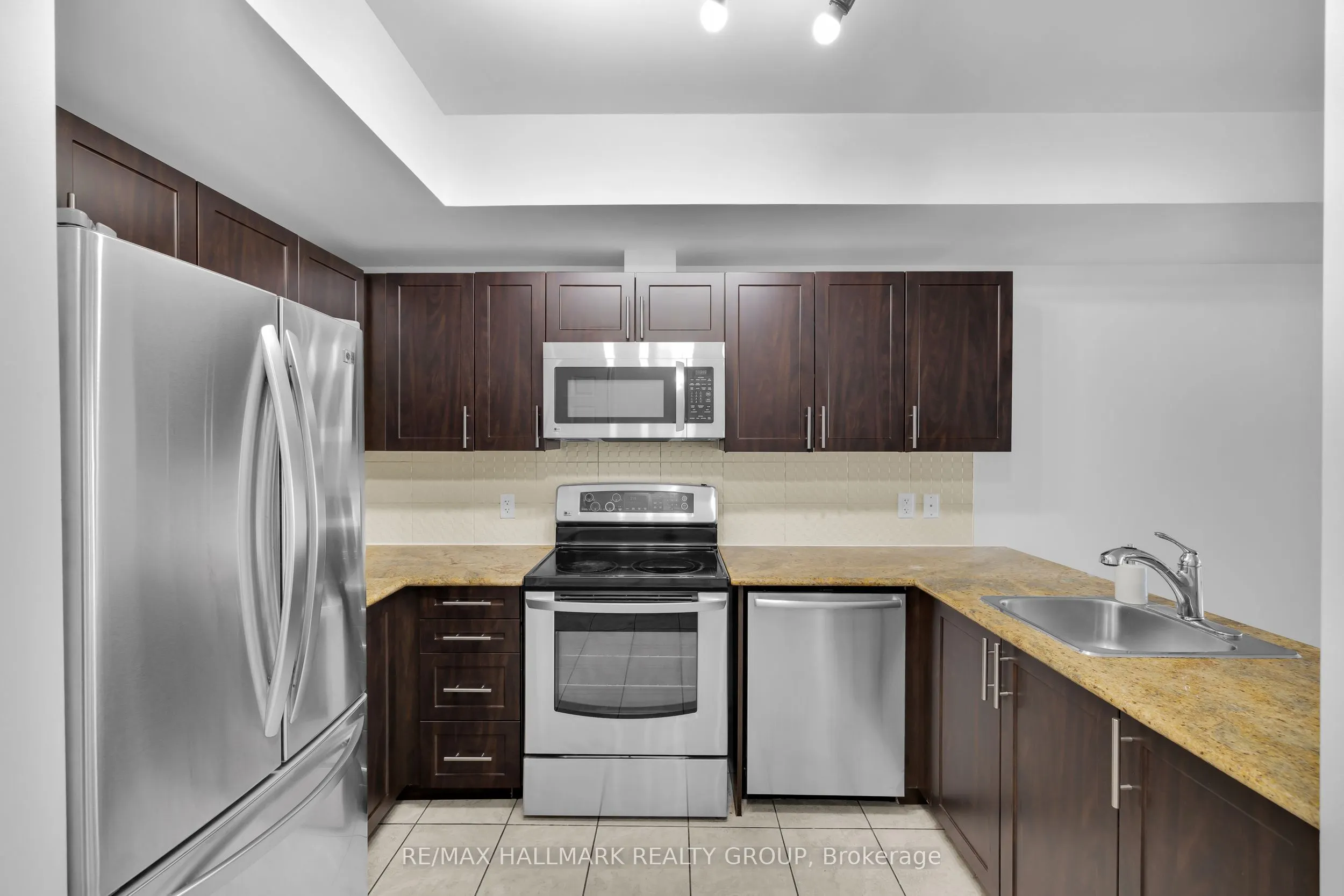 234 RIDEAU Street, #702