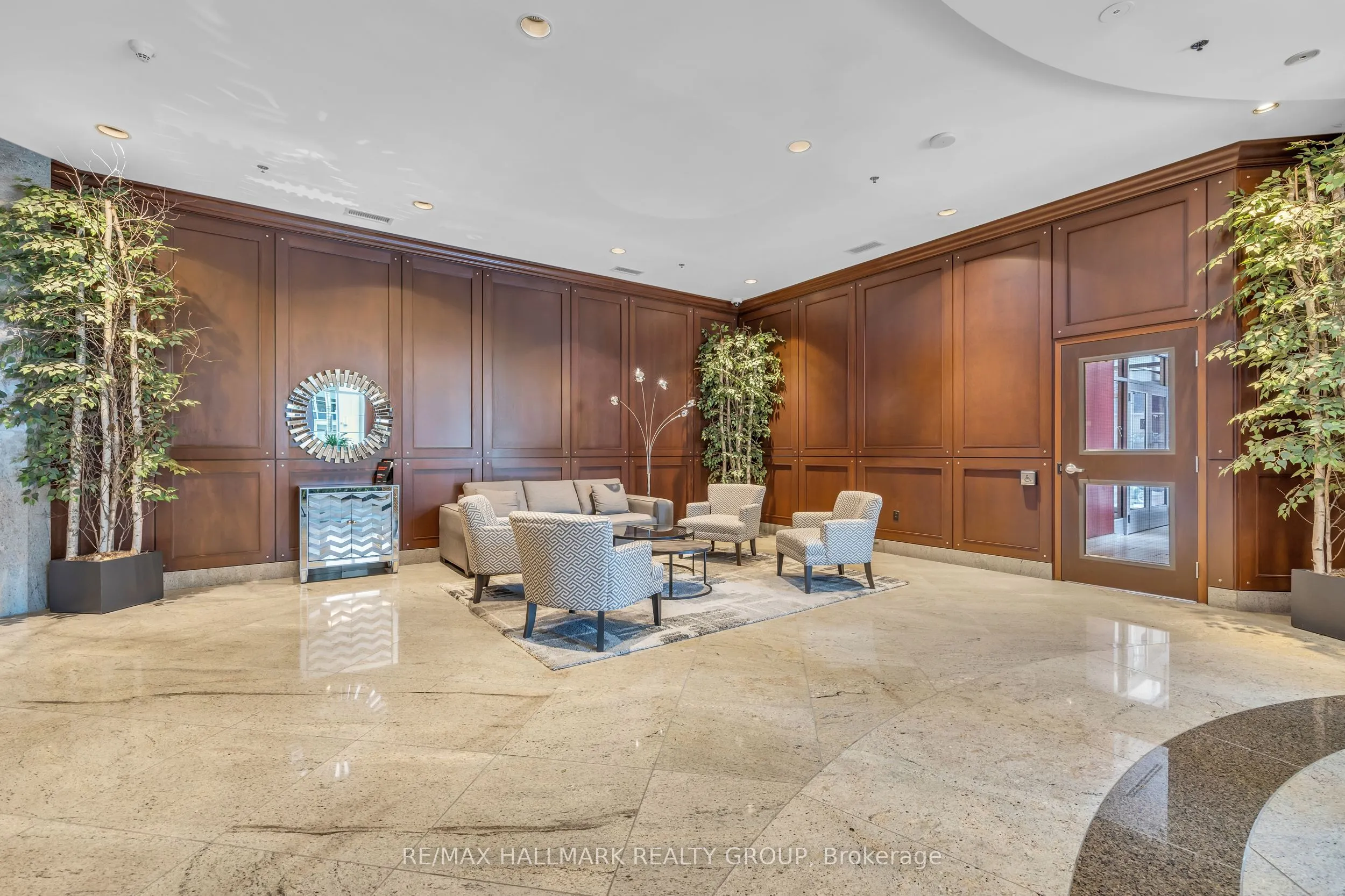 234 RIDEAU Street, #702