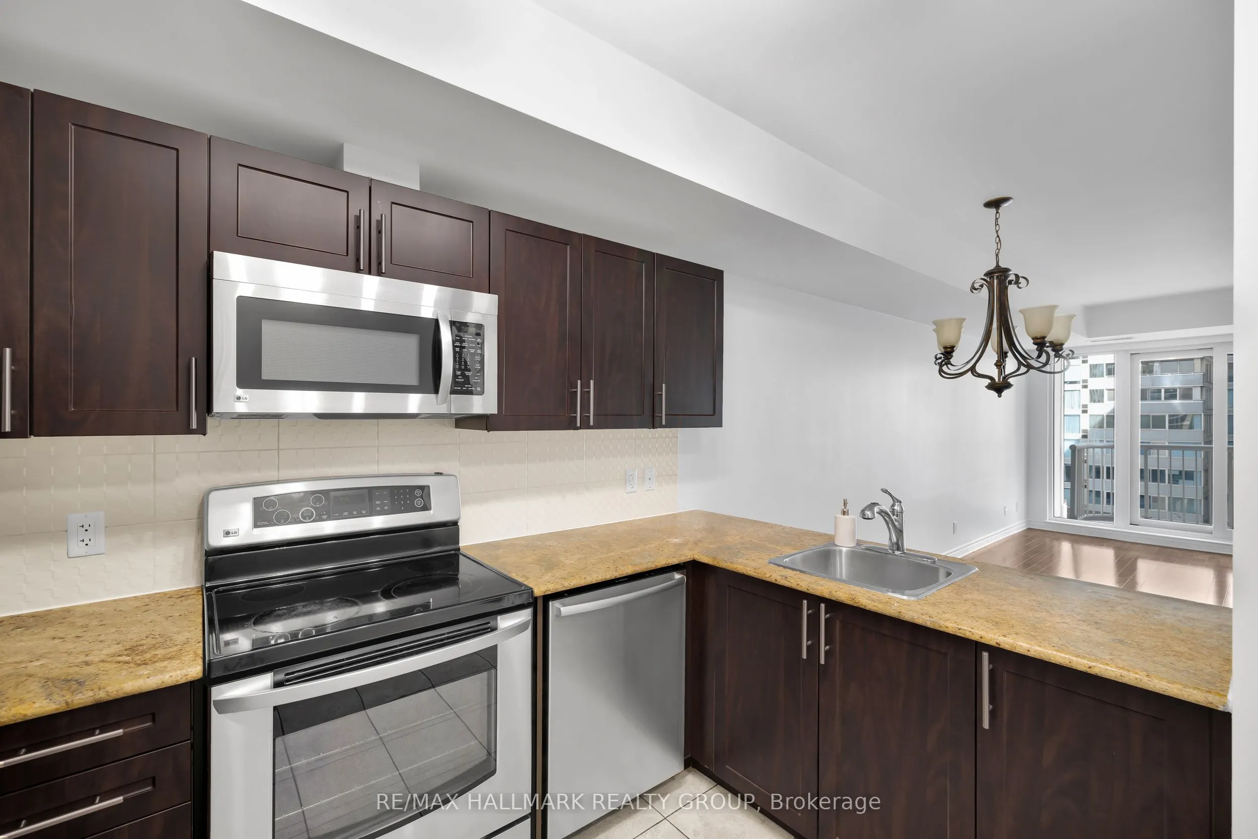 234 RIDEAU Street, #702