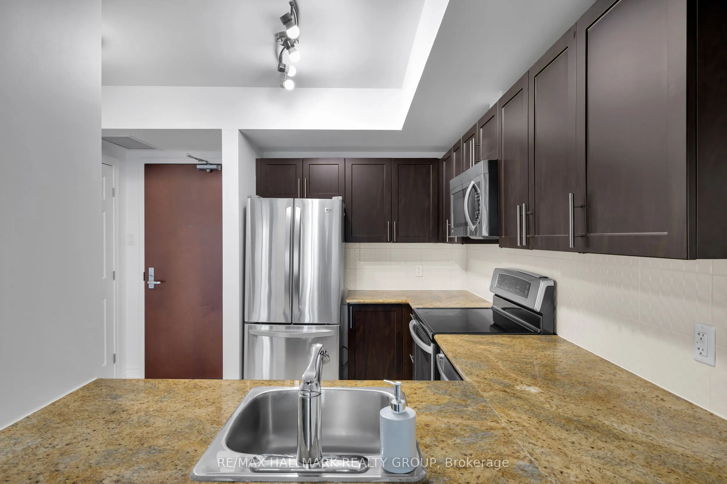 234 RIDEAU Street, #702