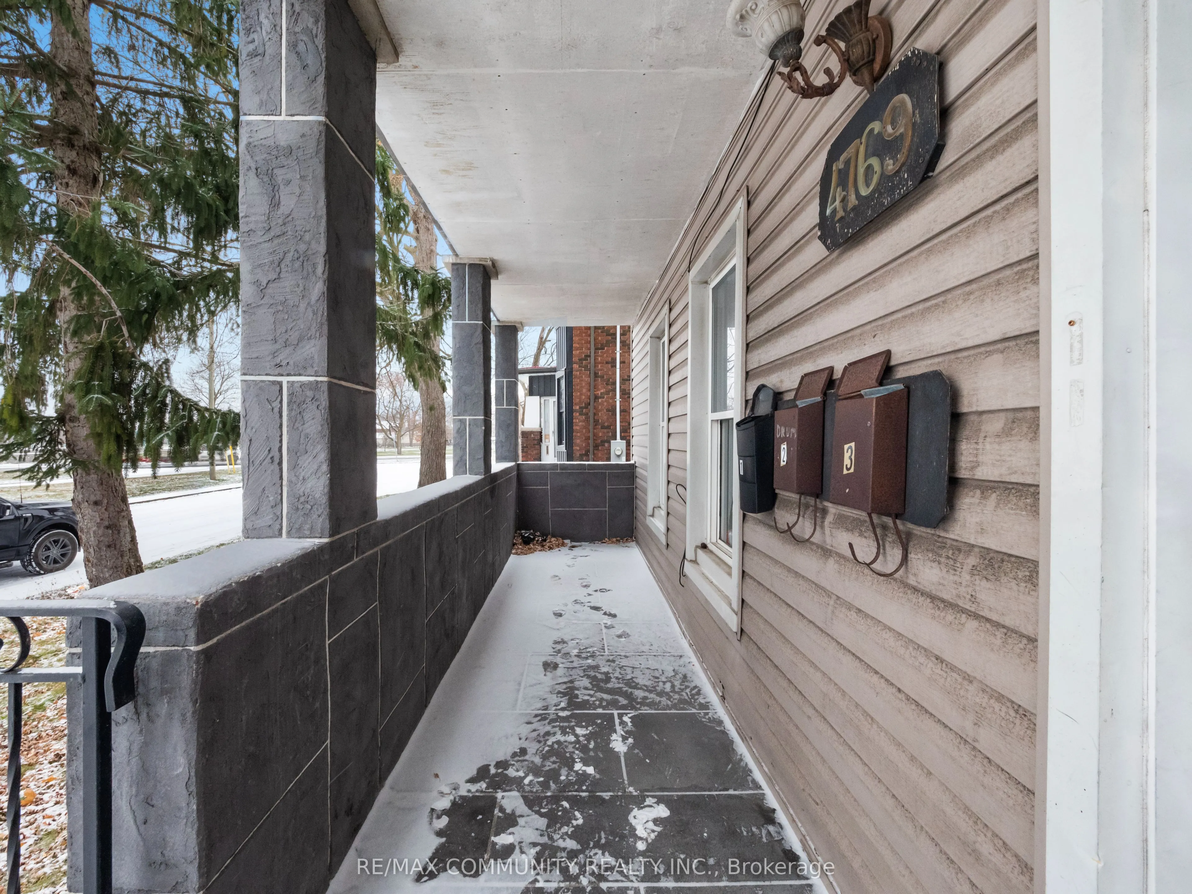 4769 McDougall Crescent