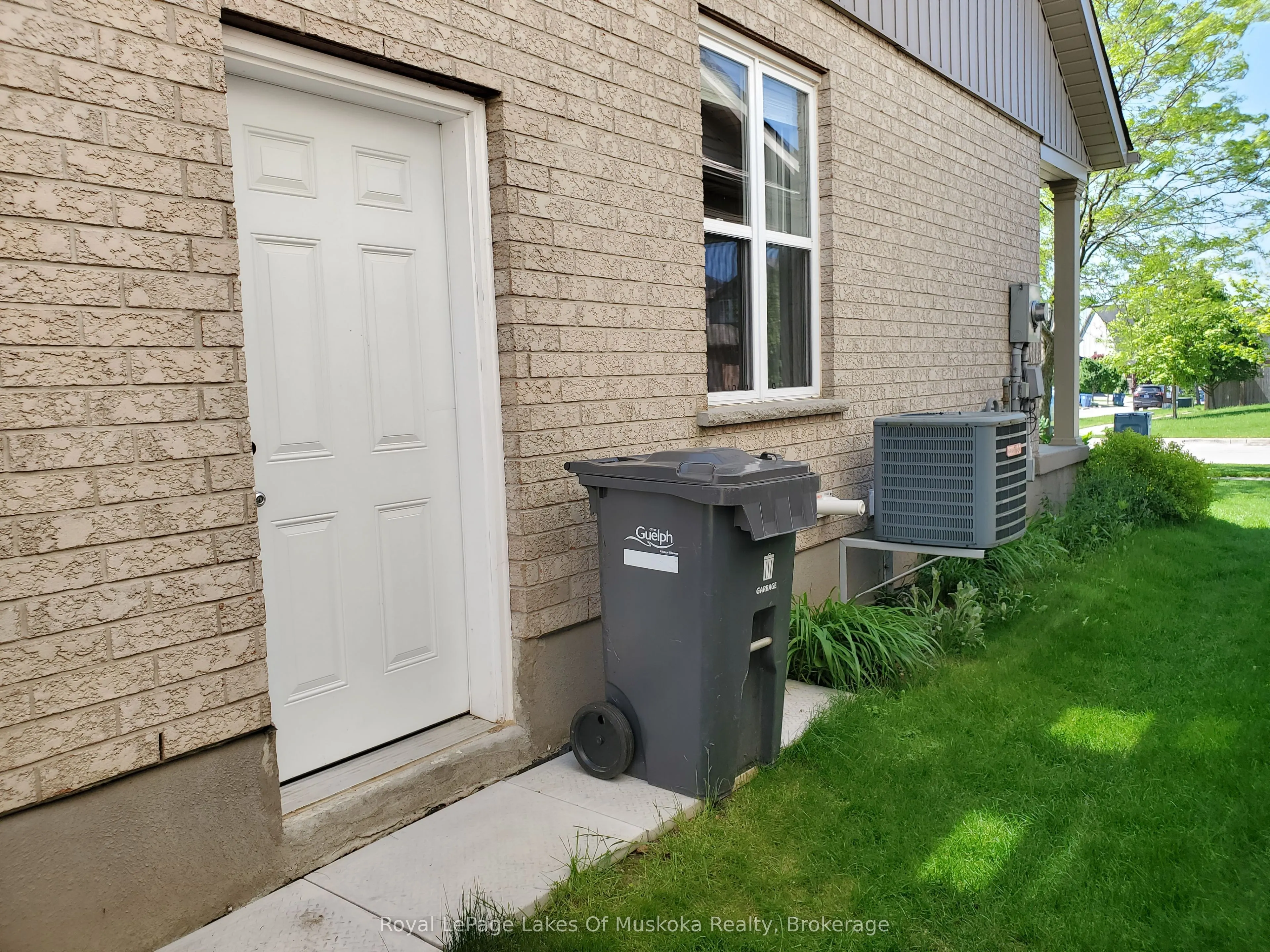 89 Davis Street