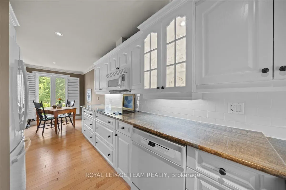 27 Forsyth Lane, #14