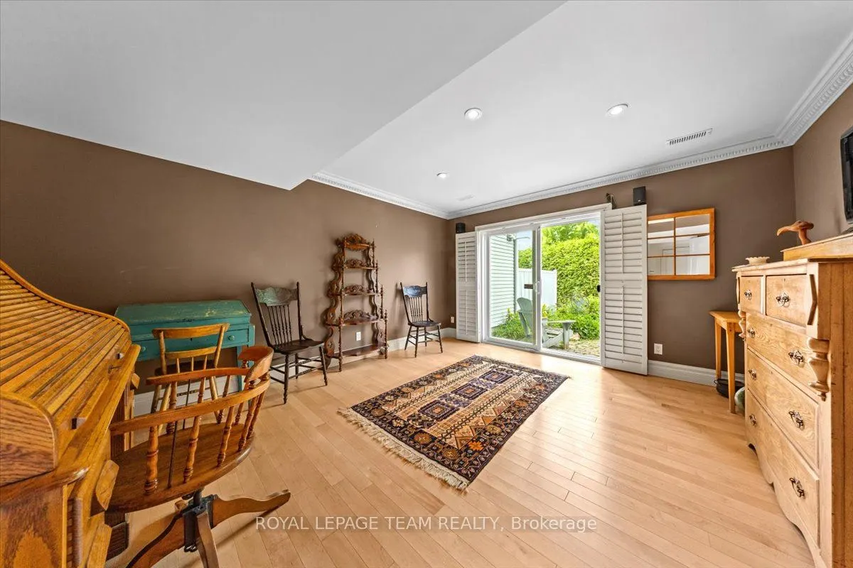27 Forsyth Lane, #14