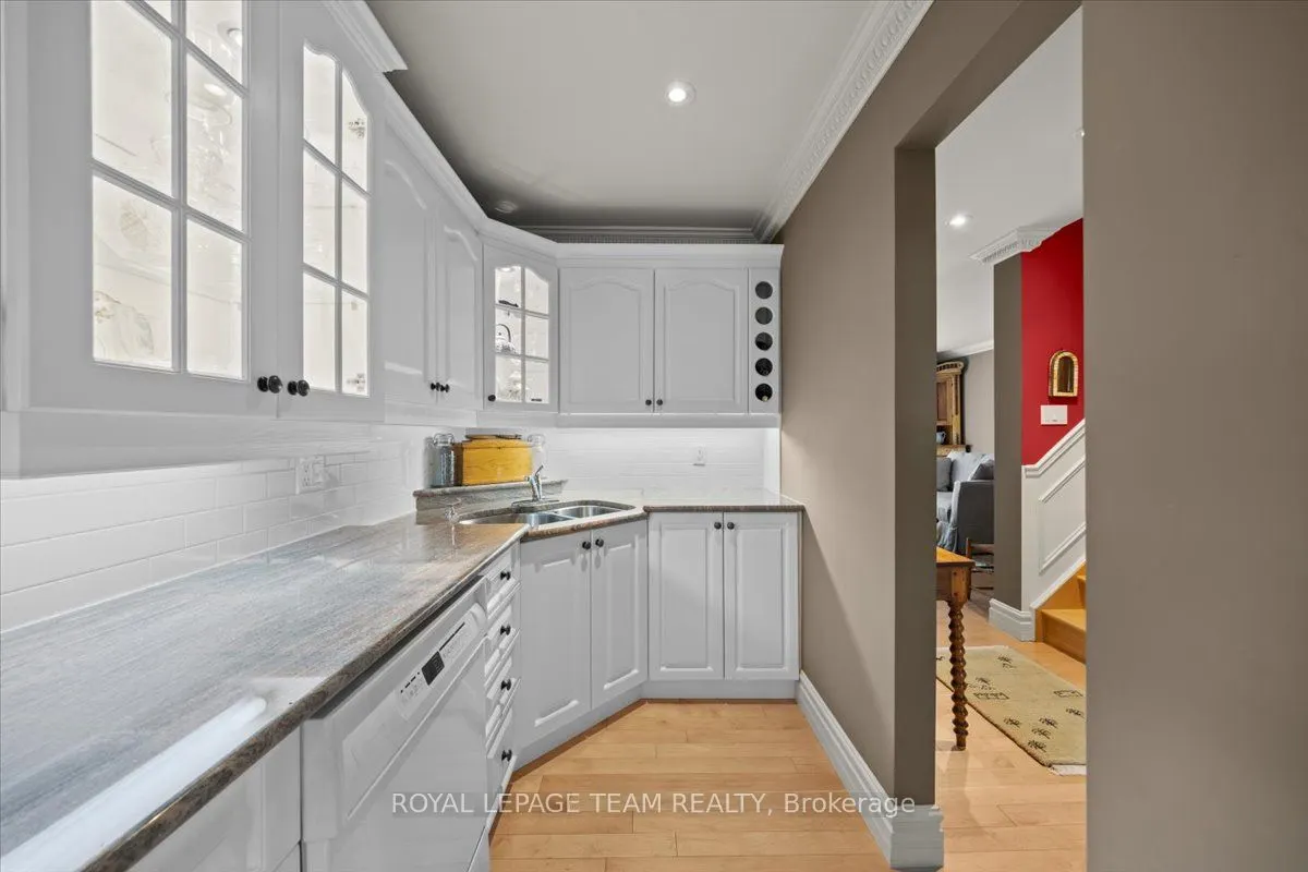 27 Forsyth Lane, #14
