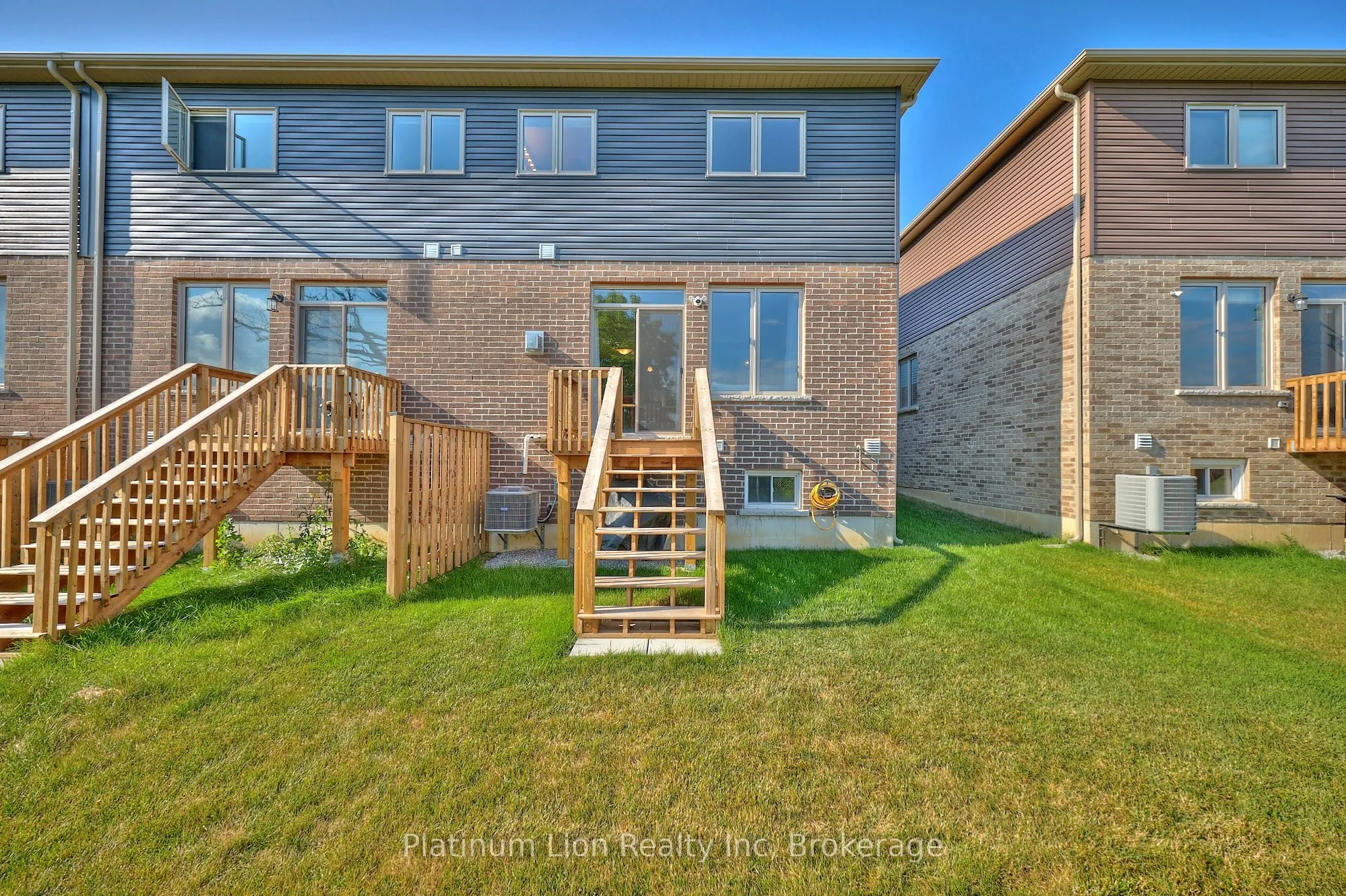 73 Lloyd Davies Way