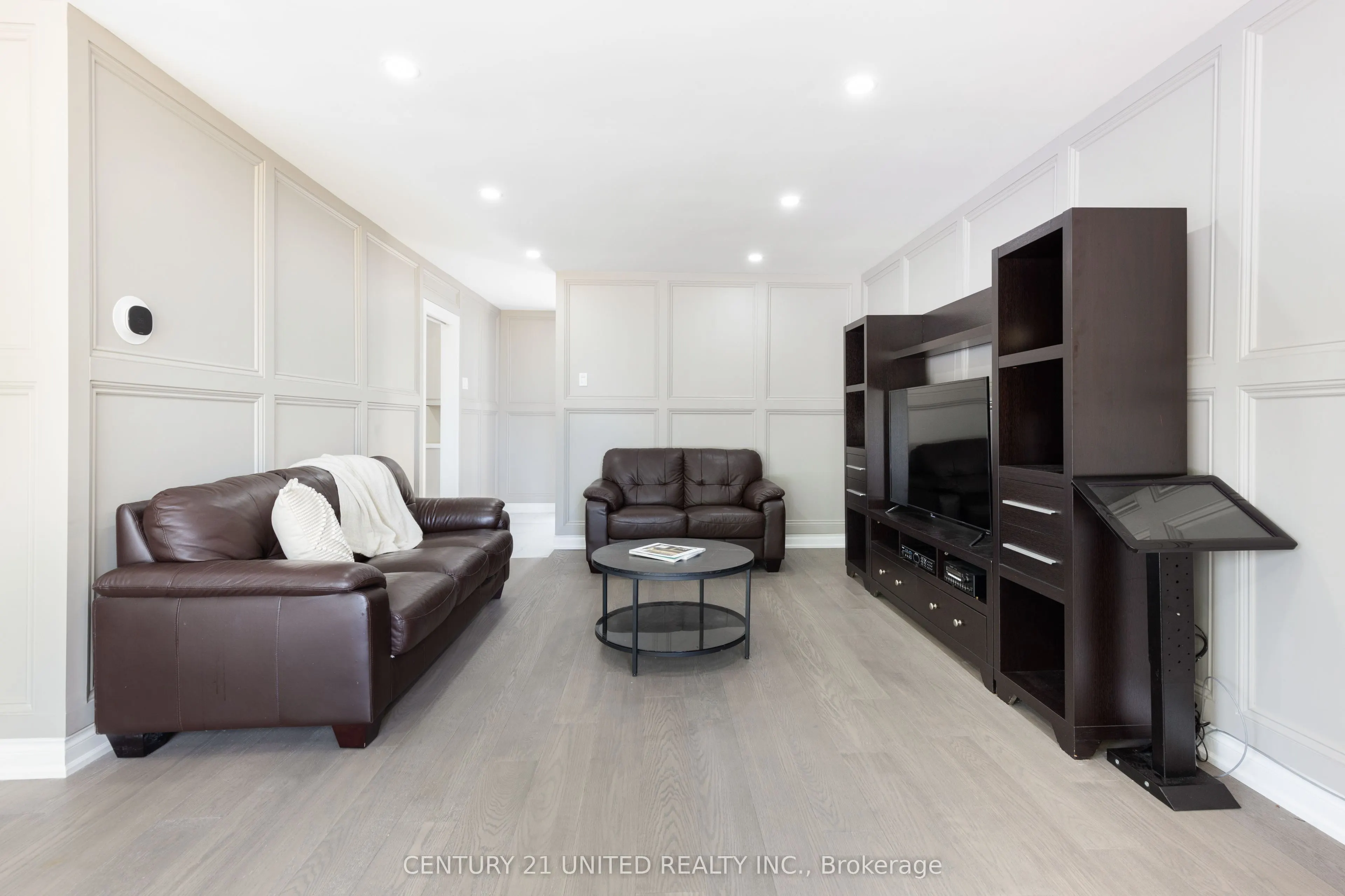 1143 Connaught Drive