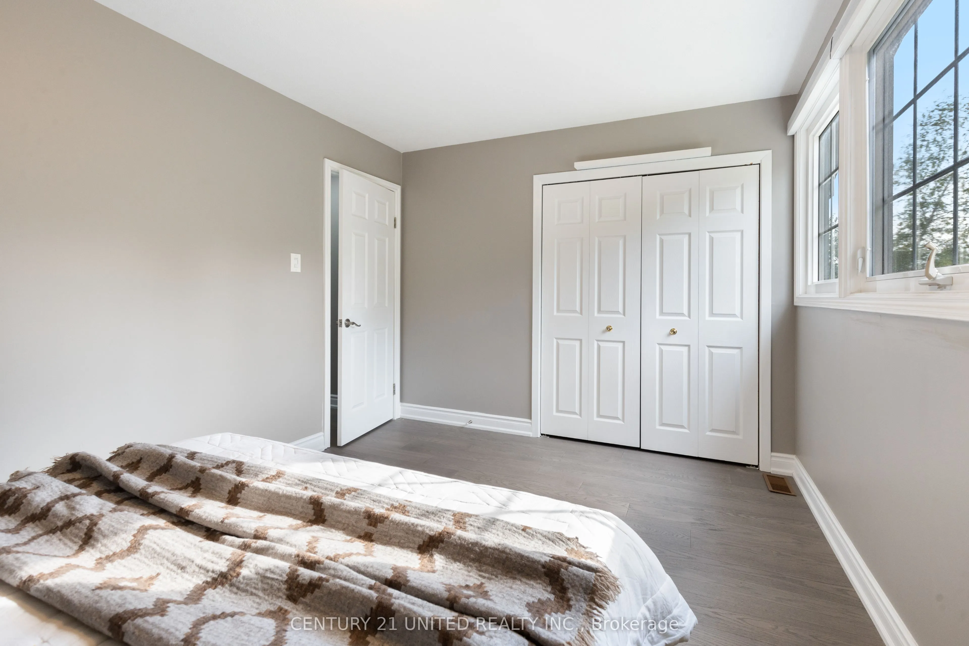 1143 Connaught Drive