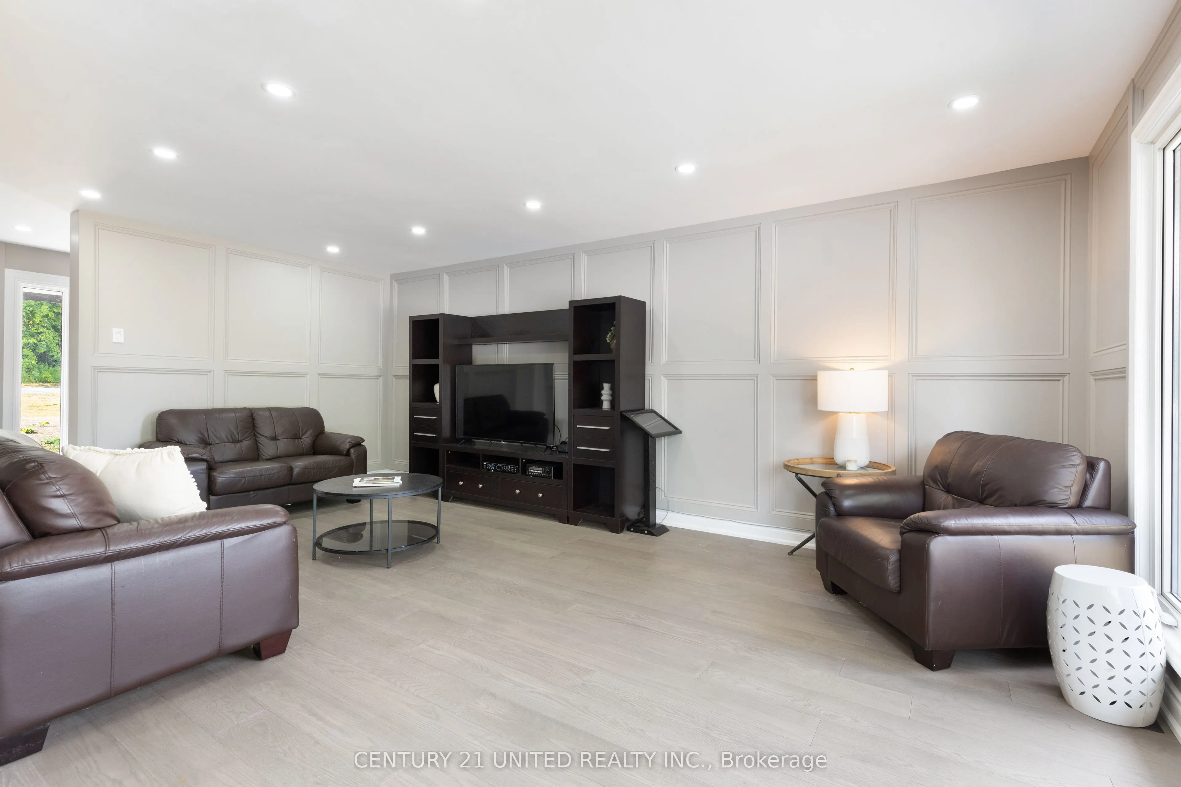 1143 Connaught Drive
