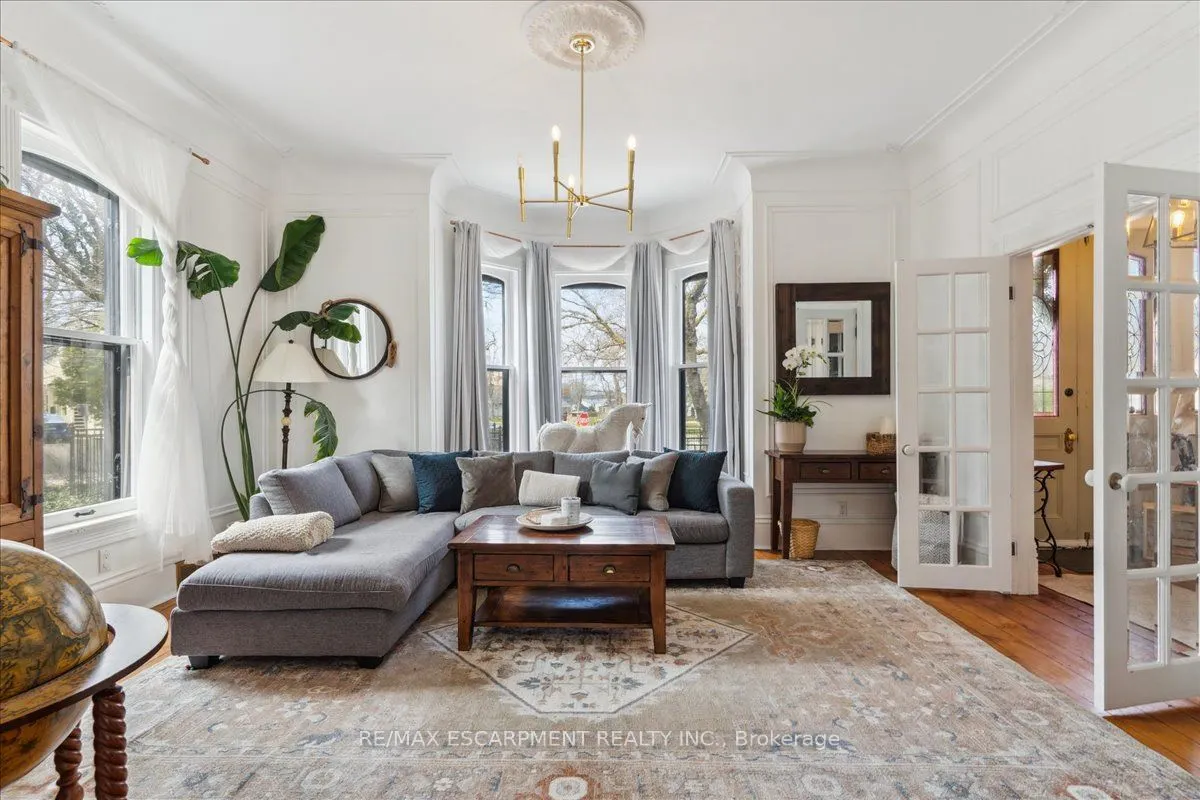 123 Main Street W