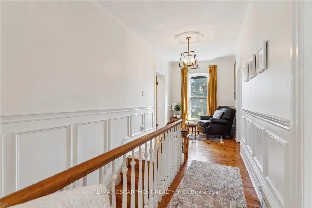 123 Main Street W
