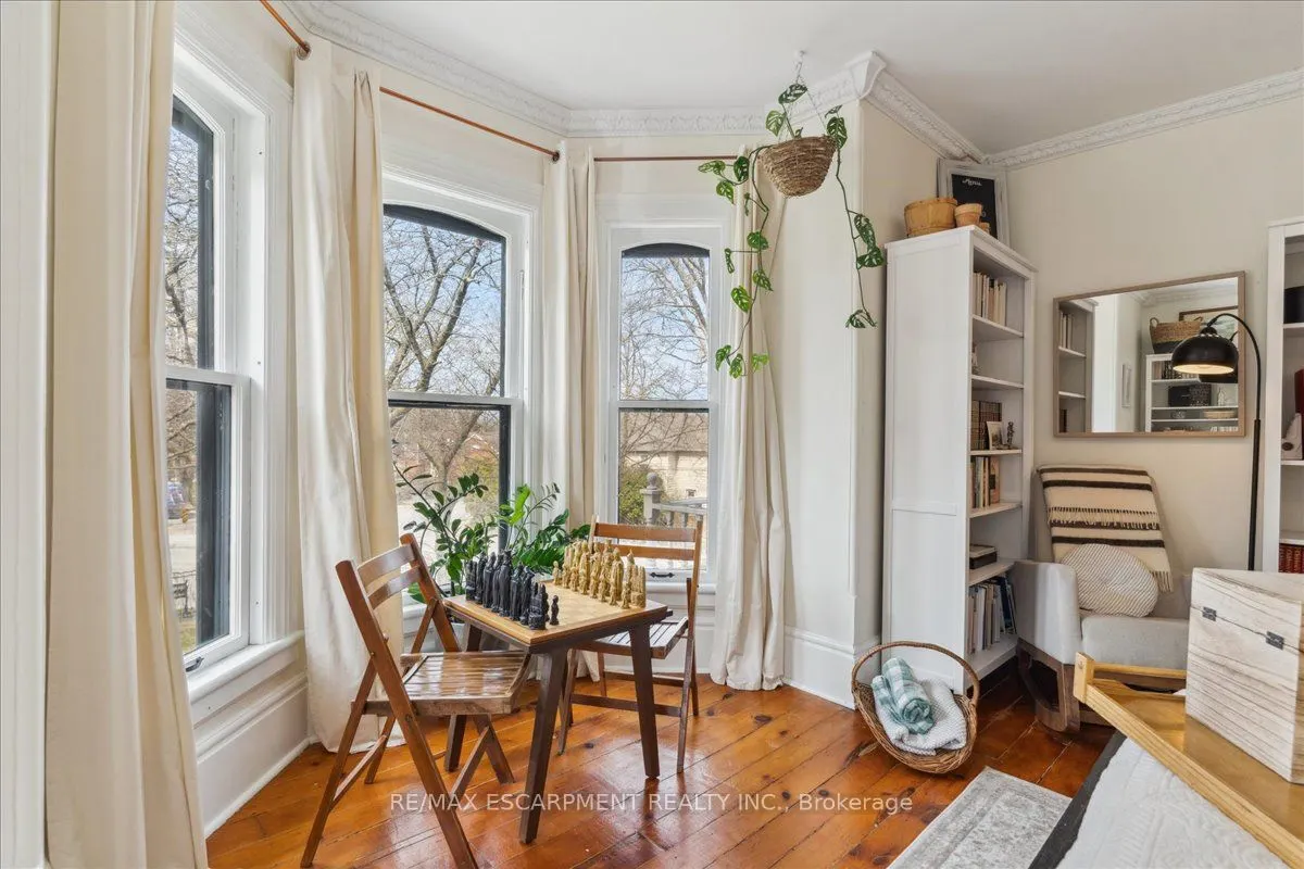 123 Main Street W