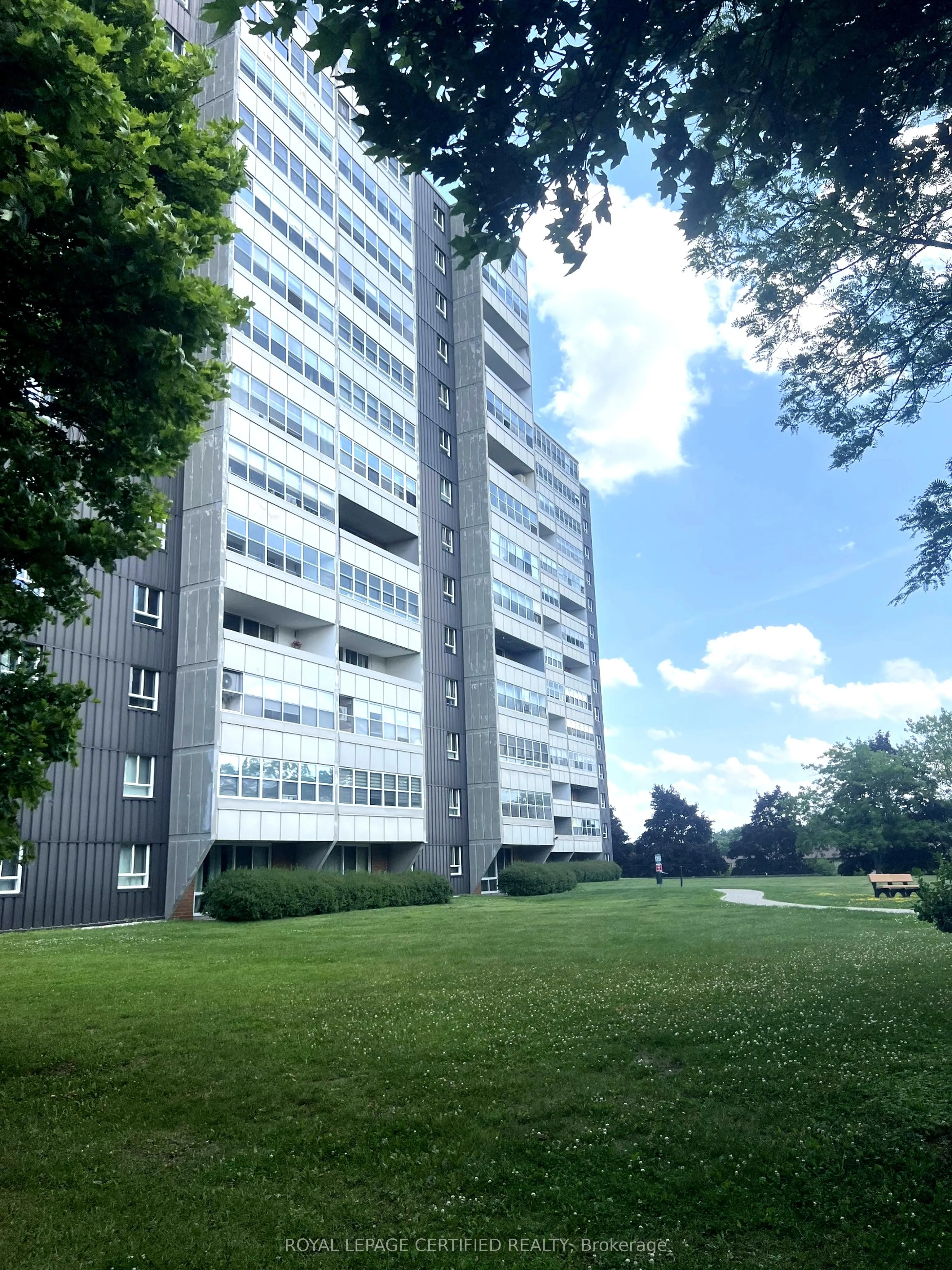 225 Harvard Place, #1202