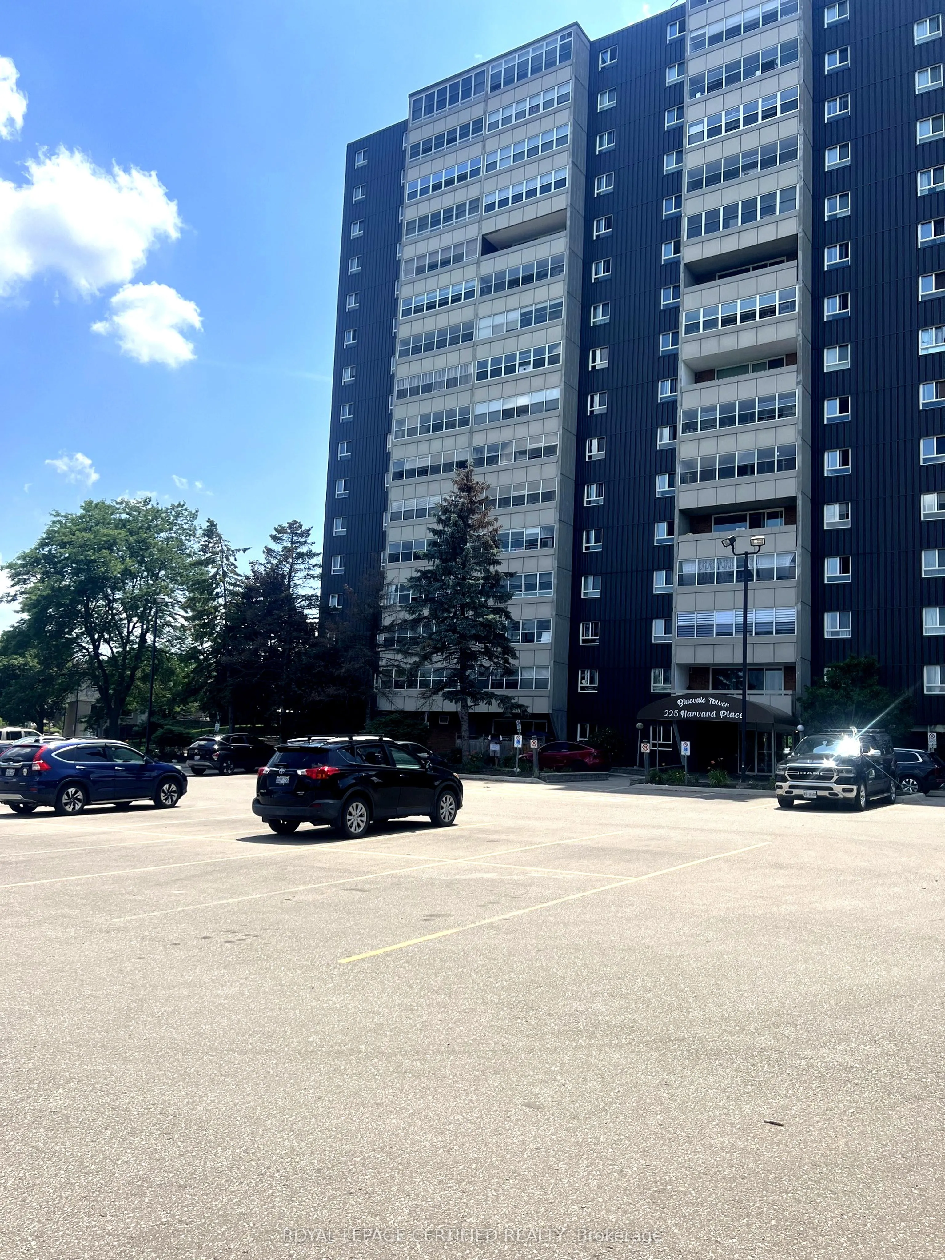 225 Harvard Place, #1202