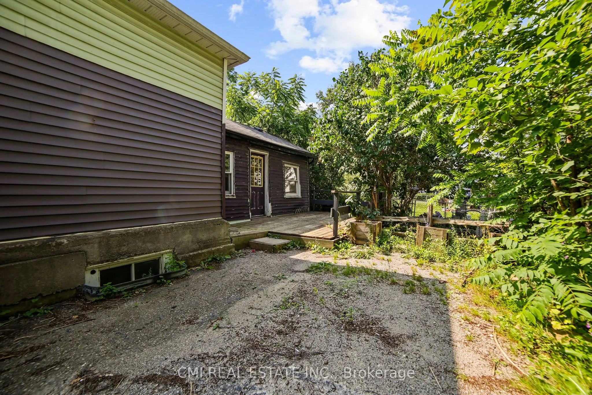 120 Second Avenue E