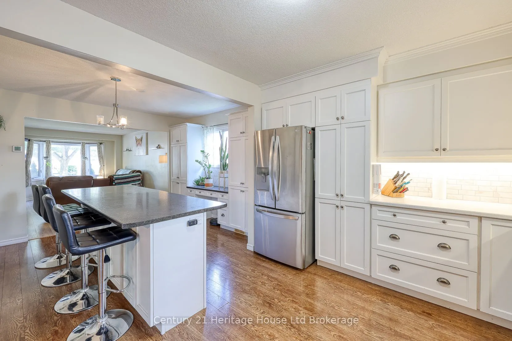 9 Edmunds Crescent
